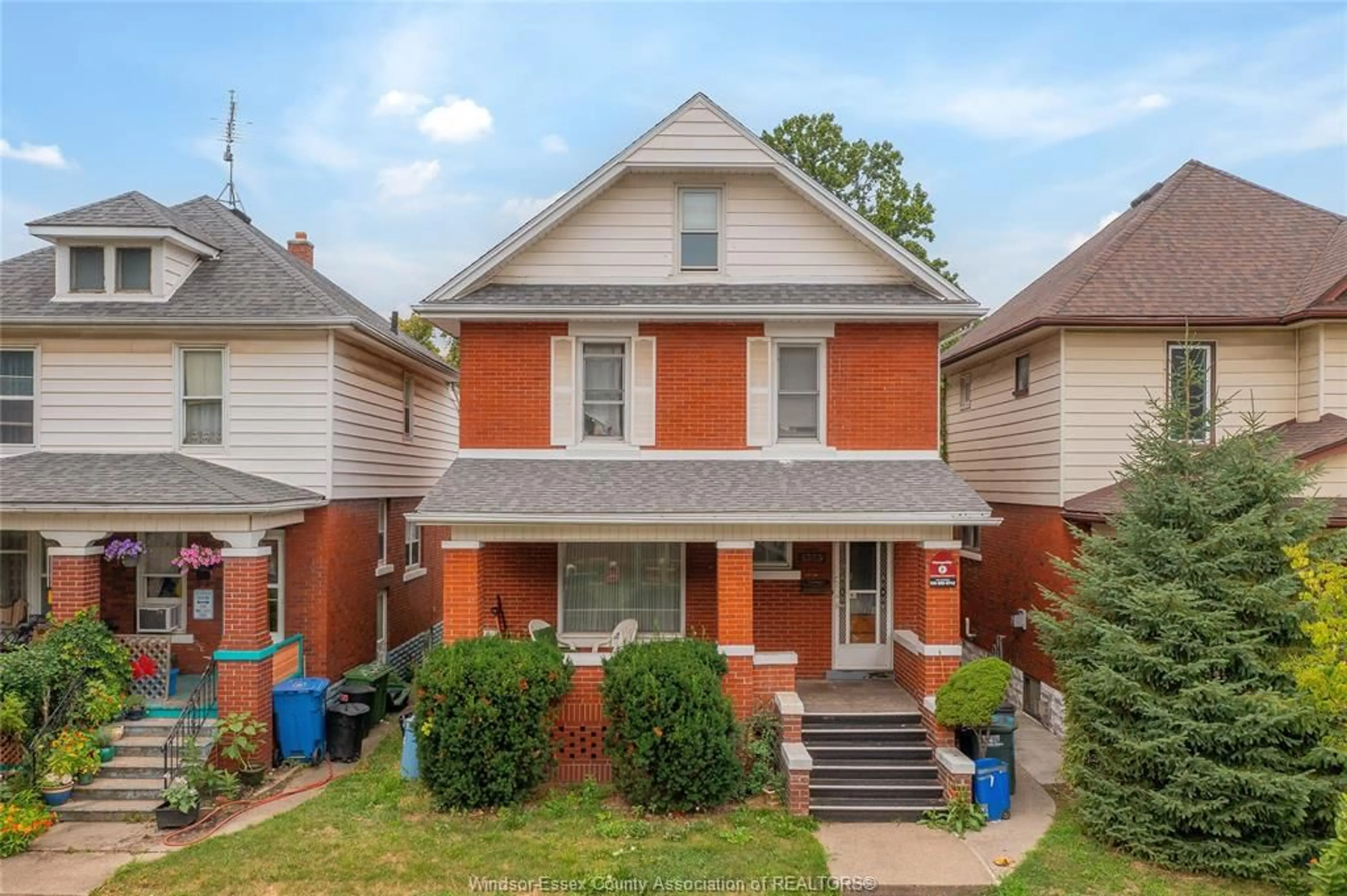 Home with brick exterior material, street for 1333 WINDERMERE, Windsor Ontario N8Y 3G1