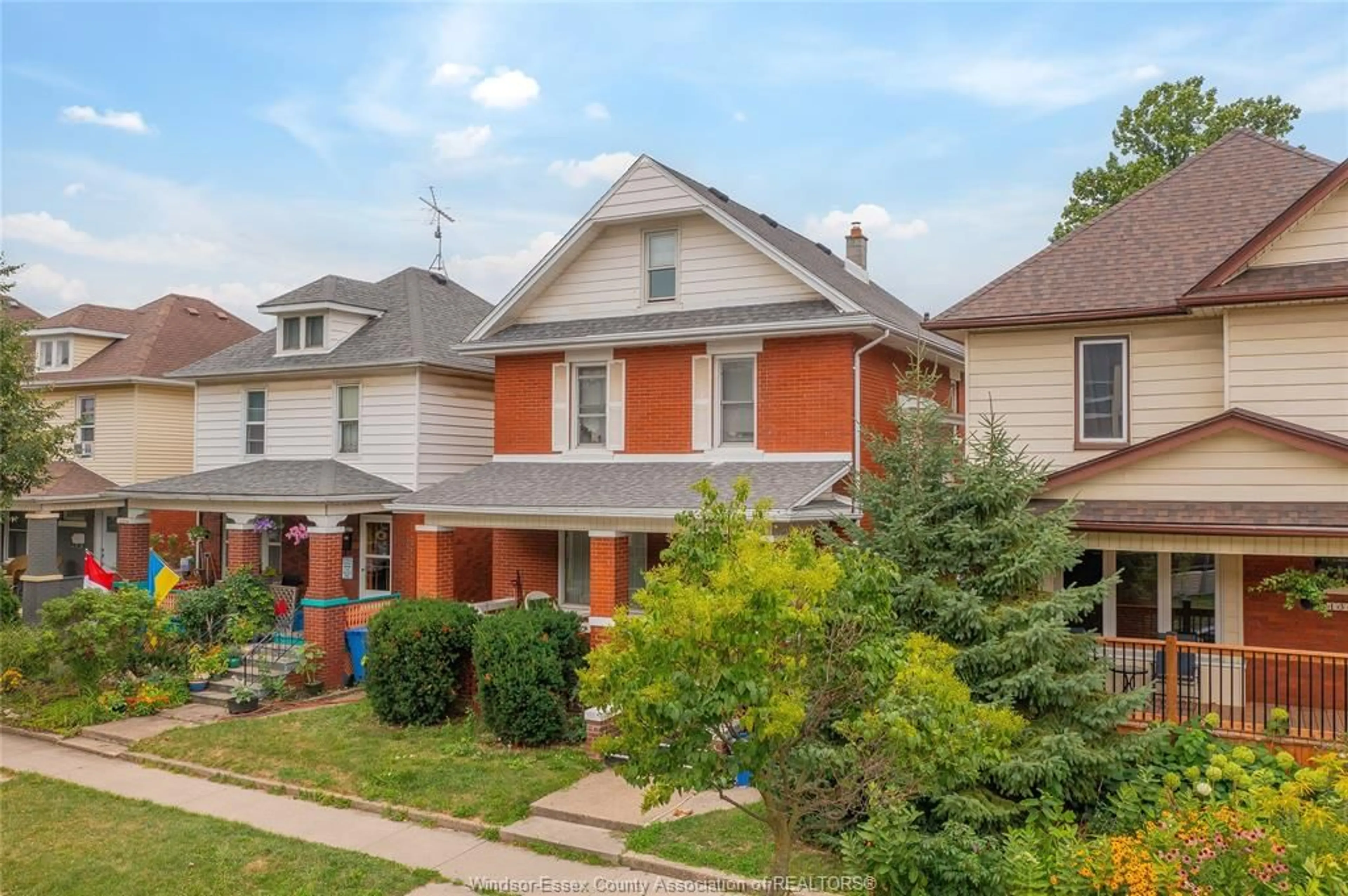 Home with brick exterior material, street for 1333 WINDERMERE, Windsor Ontario N8Y 3G1
