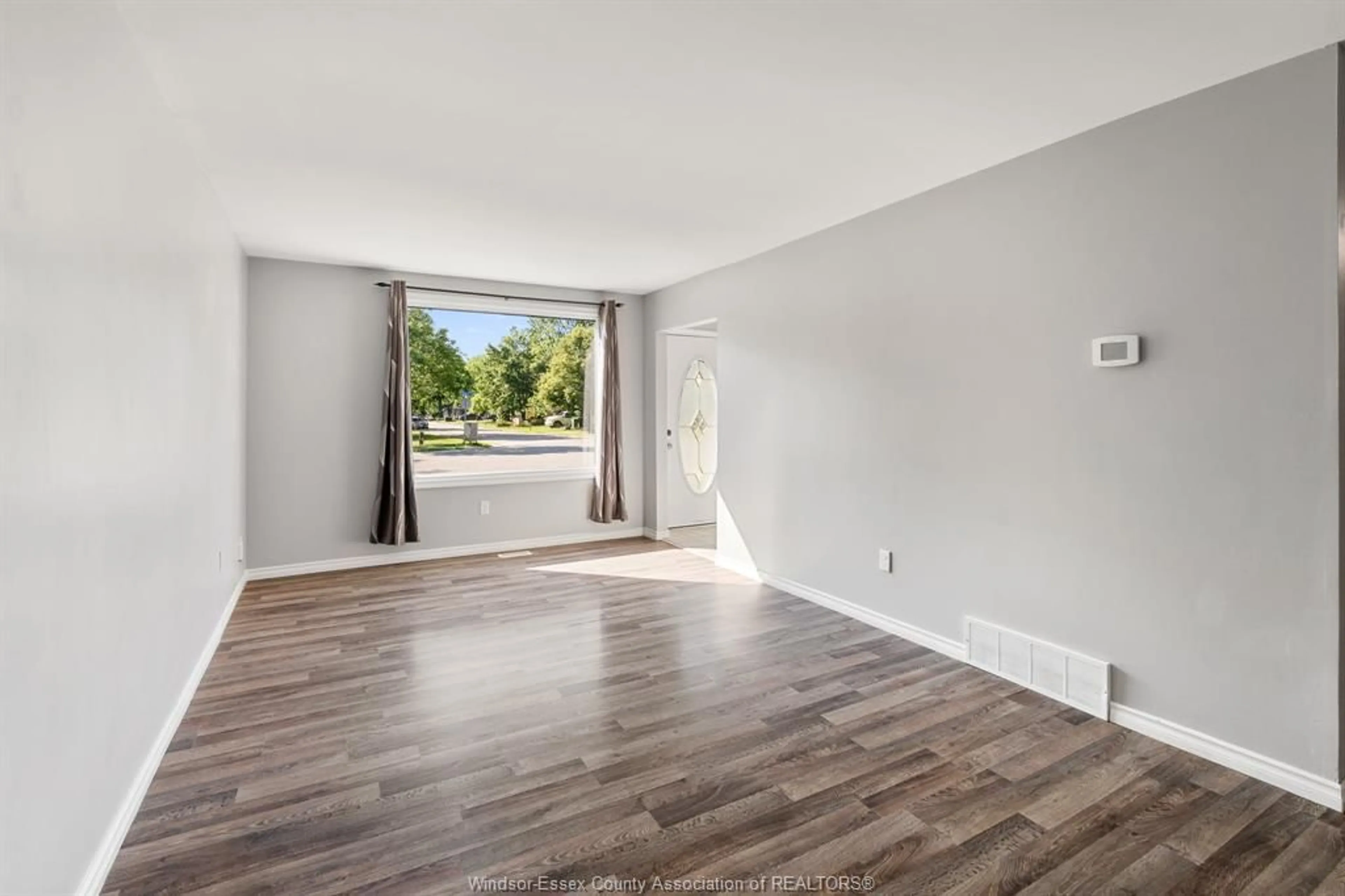 A pic of a room for 267 BRIEN Ave, Essex Ontario N8M 2Z4