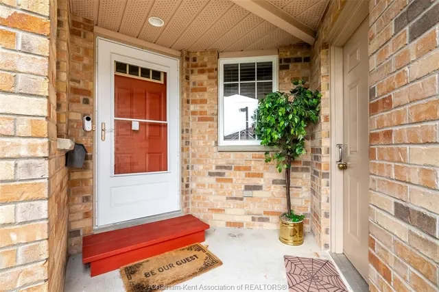 154 Semenyn Ave #24, Chatham 4