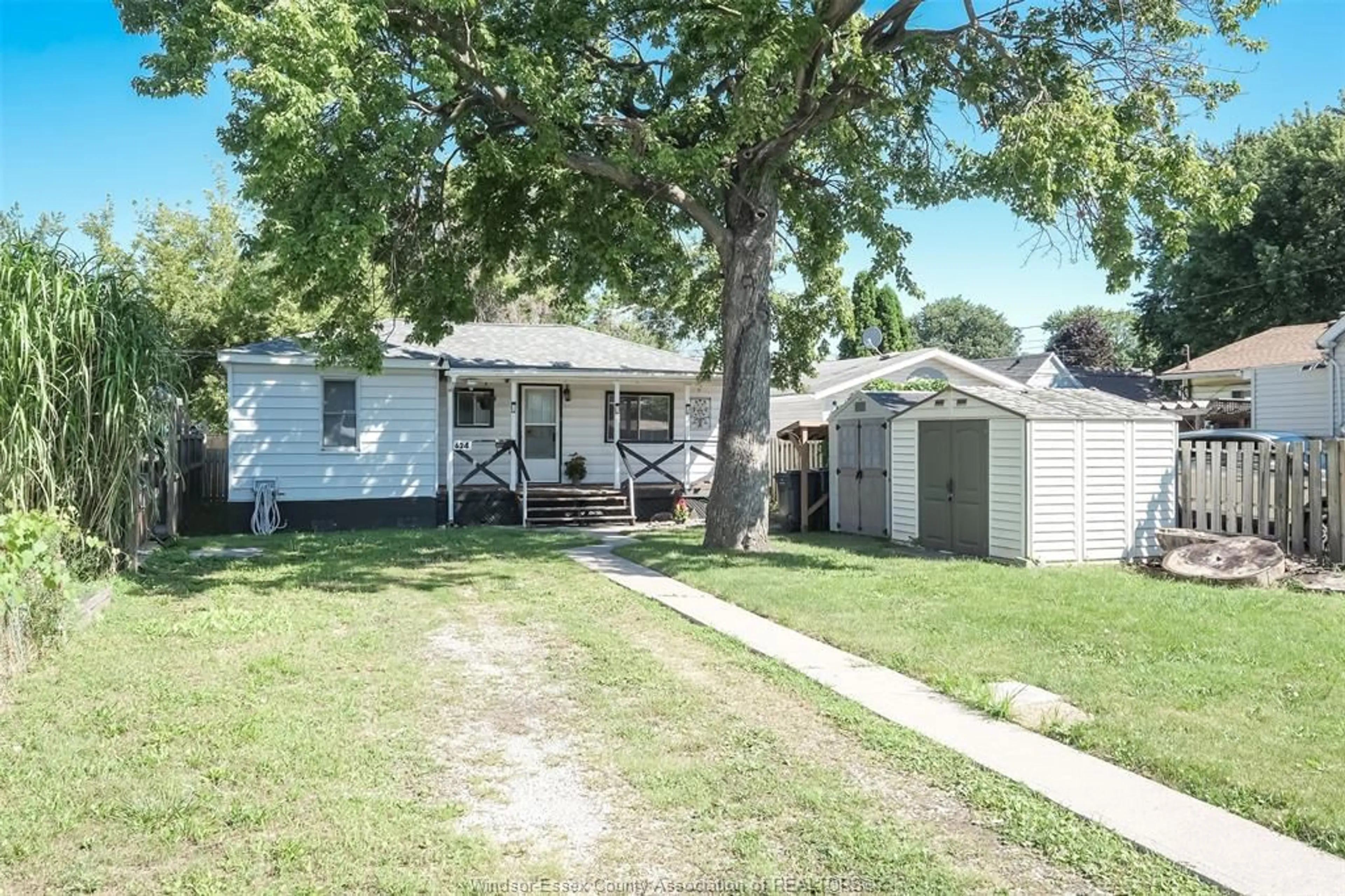 Unknown for 624 CHARLES, Windsor Ontario N8X 3G5