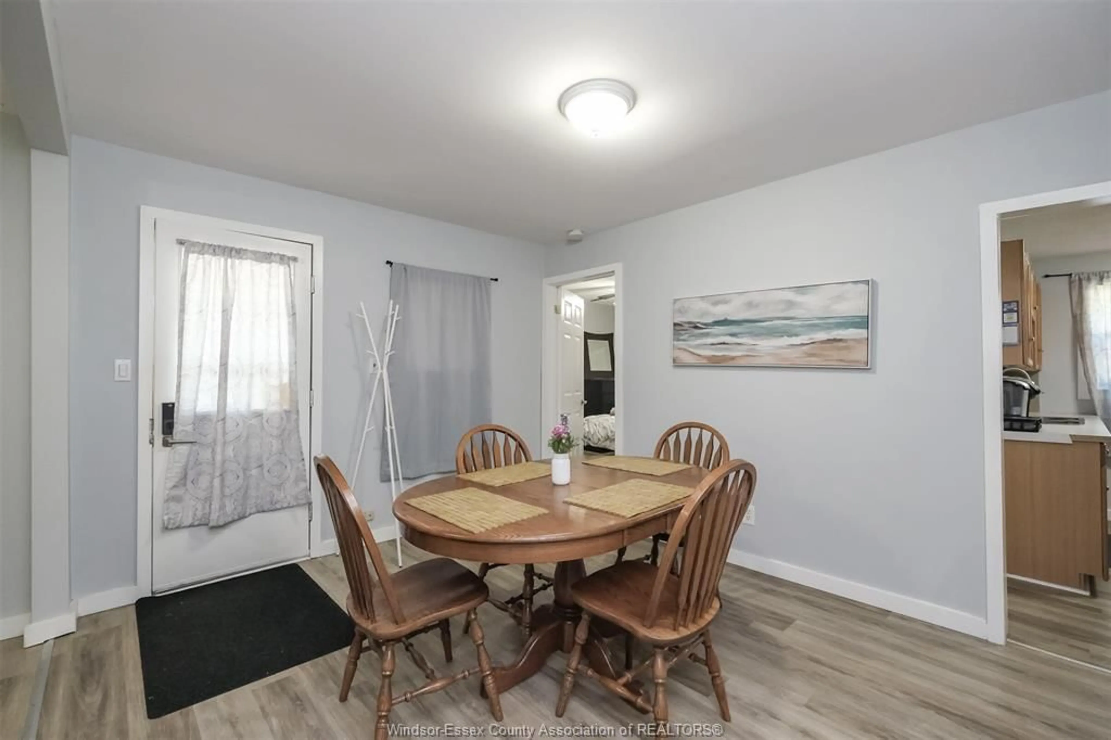 Dining room, wood/laminate floor for 624 CHARLES, Windsor Ontario N8X 3G5