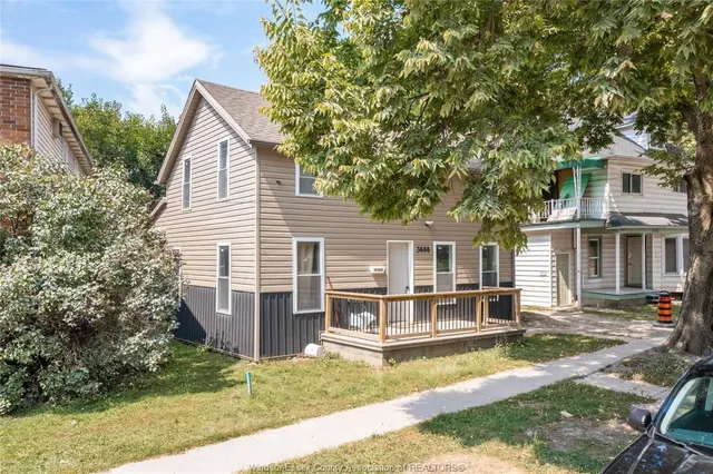3080 SANDWICH St, Windsor 2