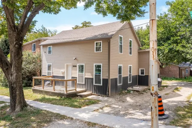 3080 SANDWICH St, Windsor 3