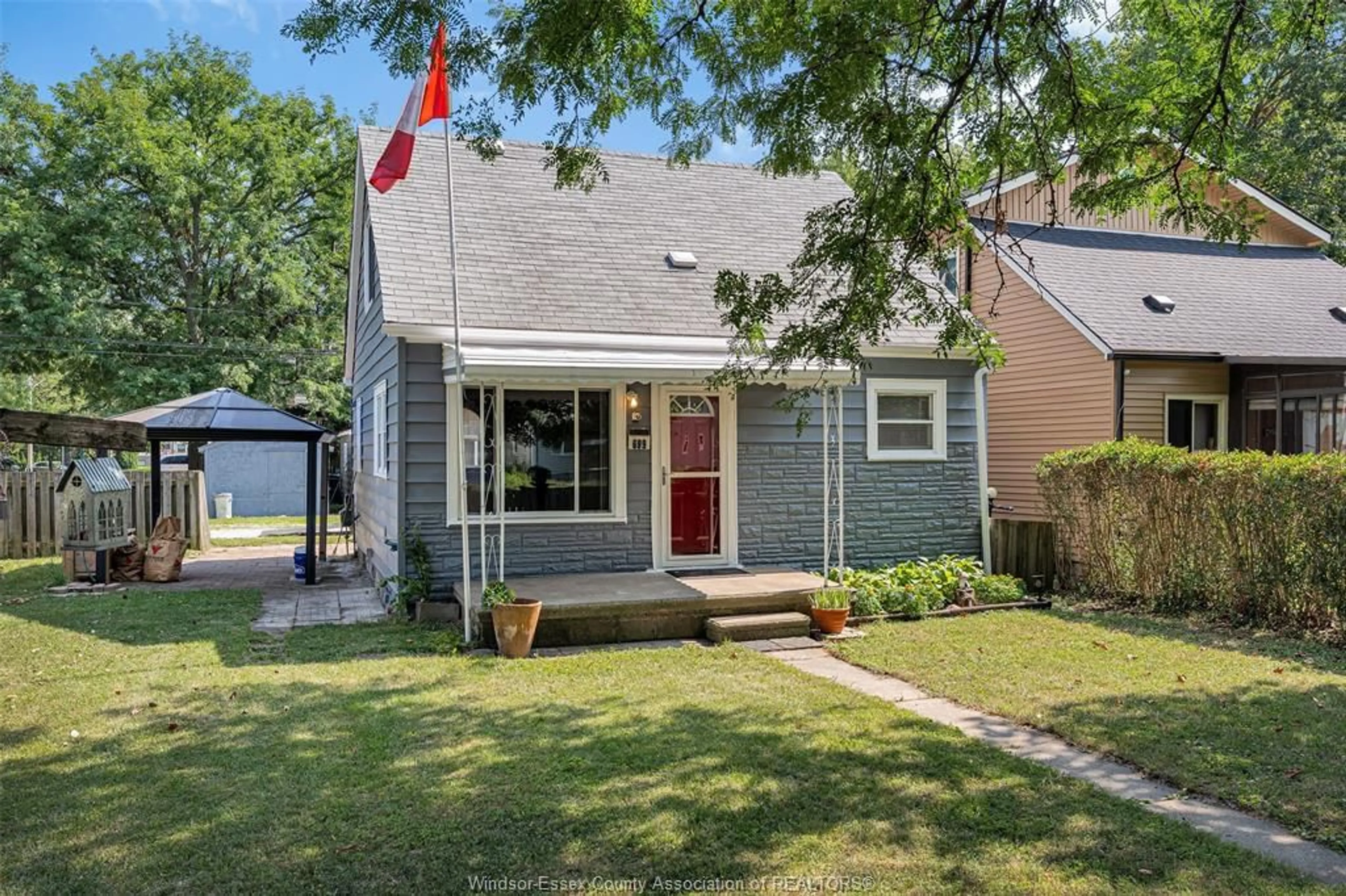 Unknown for 699 CAPITOL, Windsor Ontario N8X 3E9