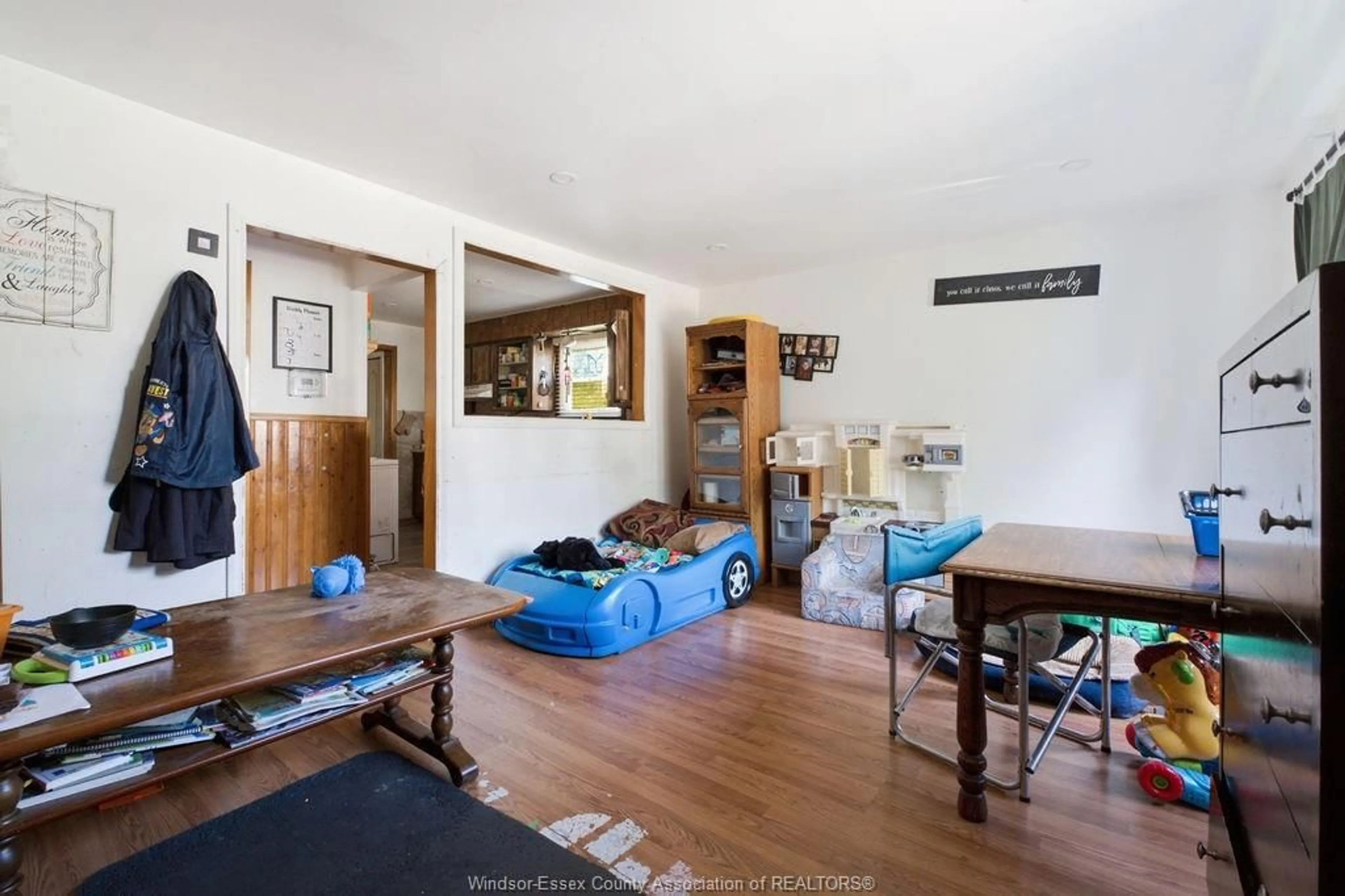 Living room with furniture, unknown for 3426 PETER St, Windsor Ontario N9C 1J3