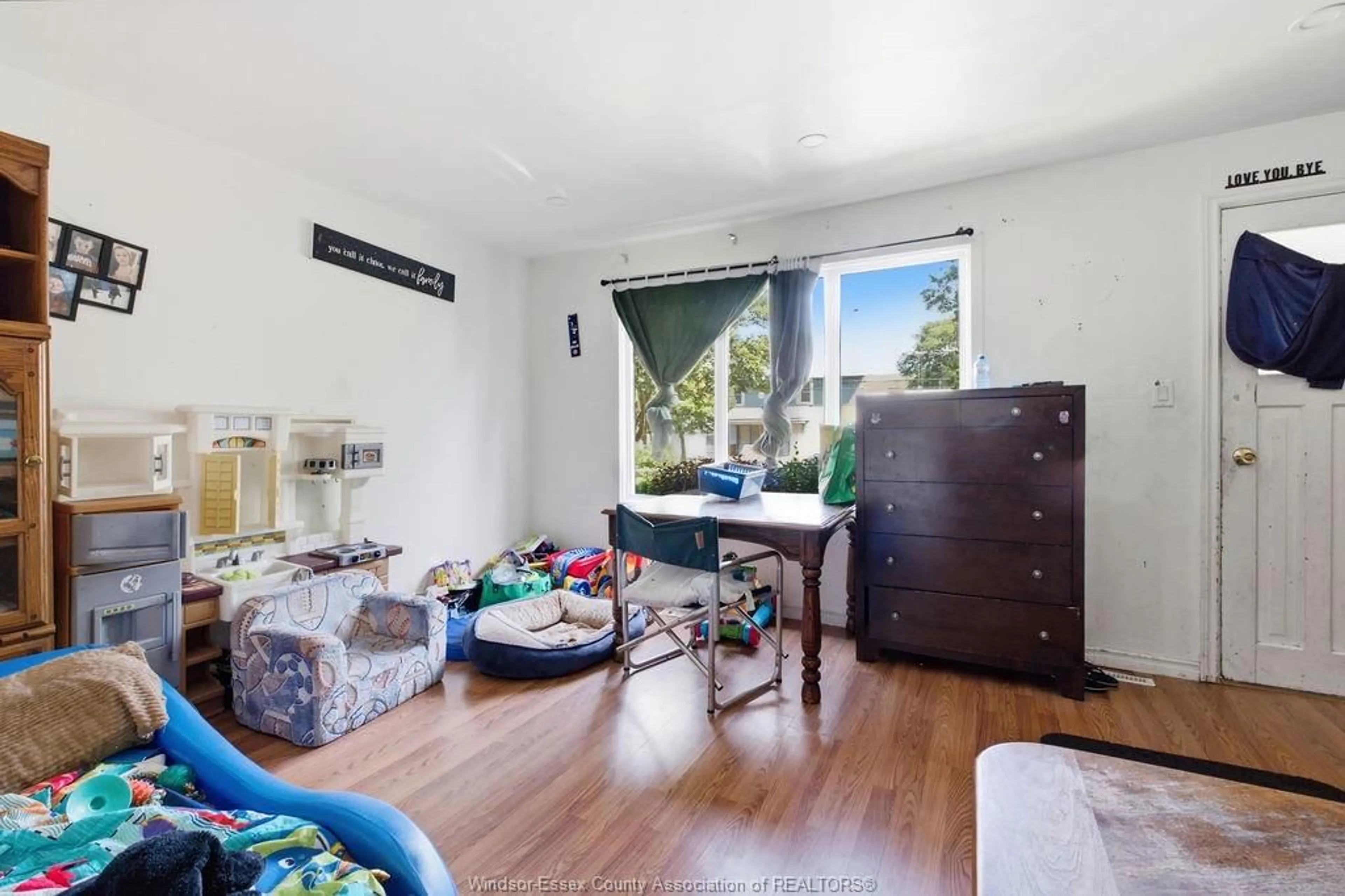 A pic of a room for 3426 PETER St, Windsor Ontario N9C 1J3