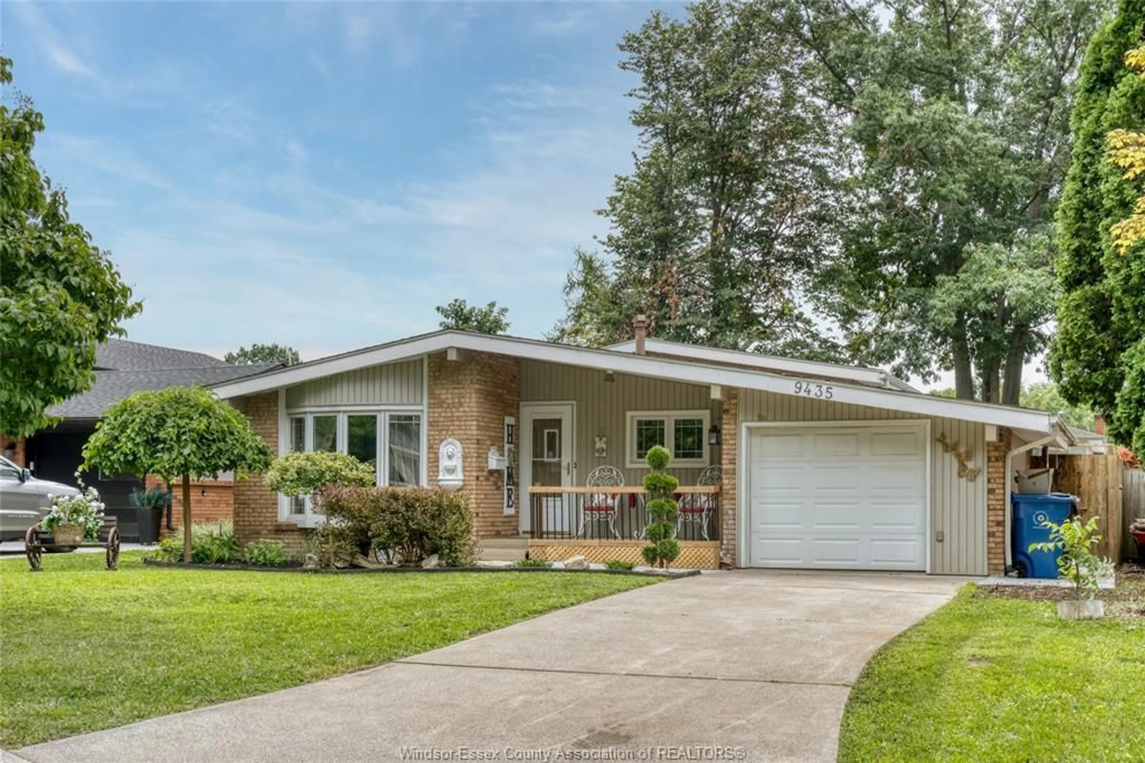 Home with vinyl exterior material, street for 9435 RIDGE Rd, Windsor Ontario N8R 1G5