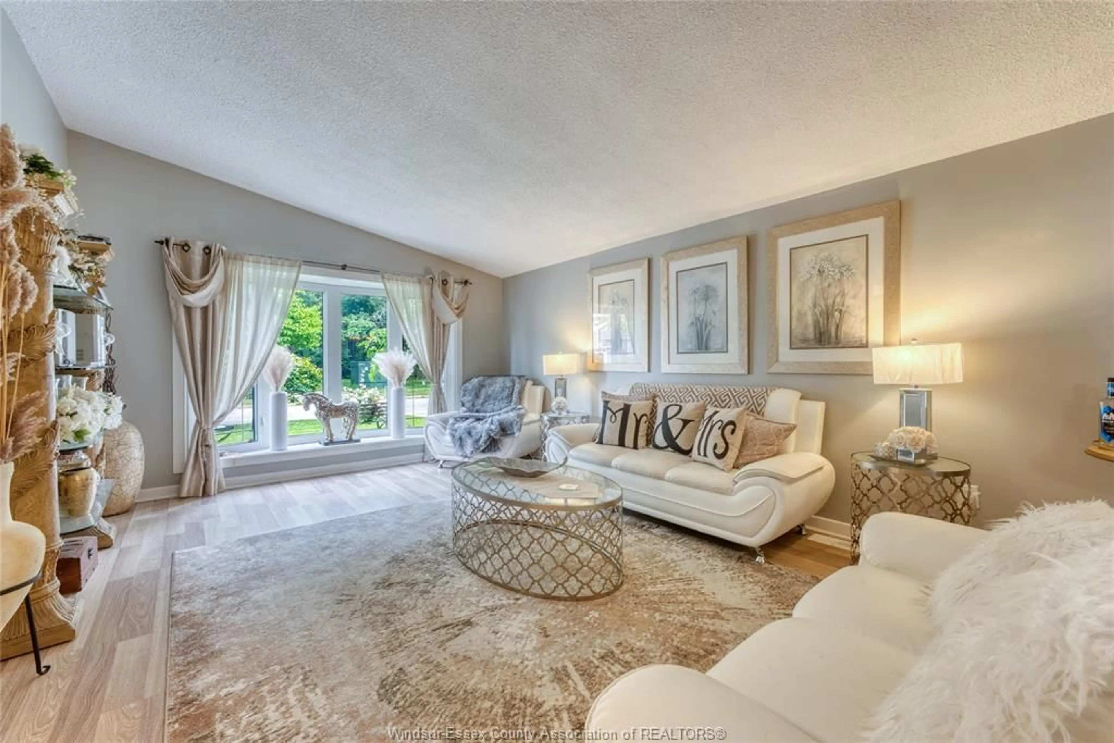 Living room with furniture, unknown for 9435 RIDGE Rd, Windsor Ontario N8R 1G5