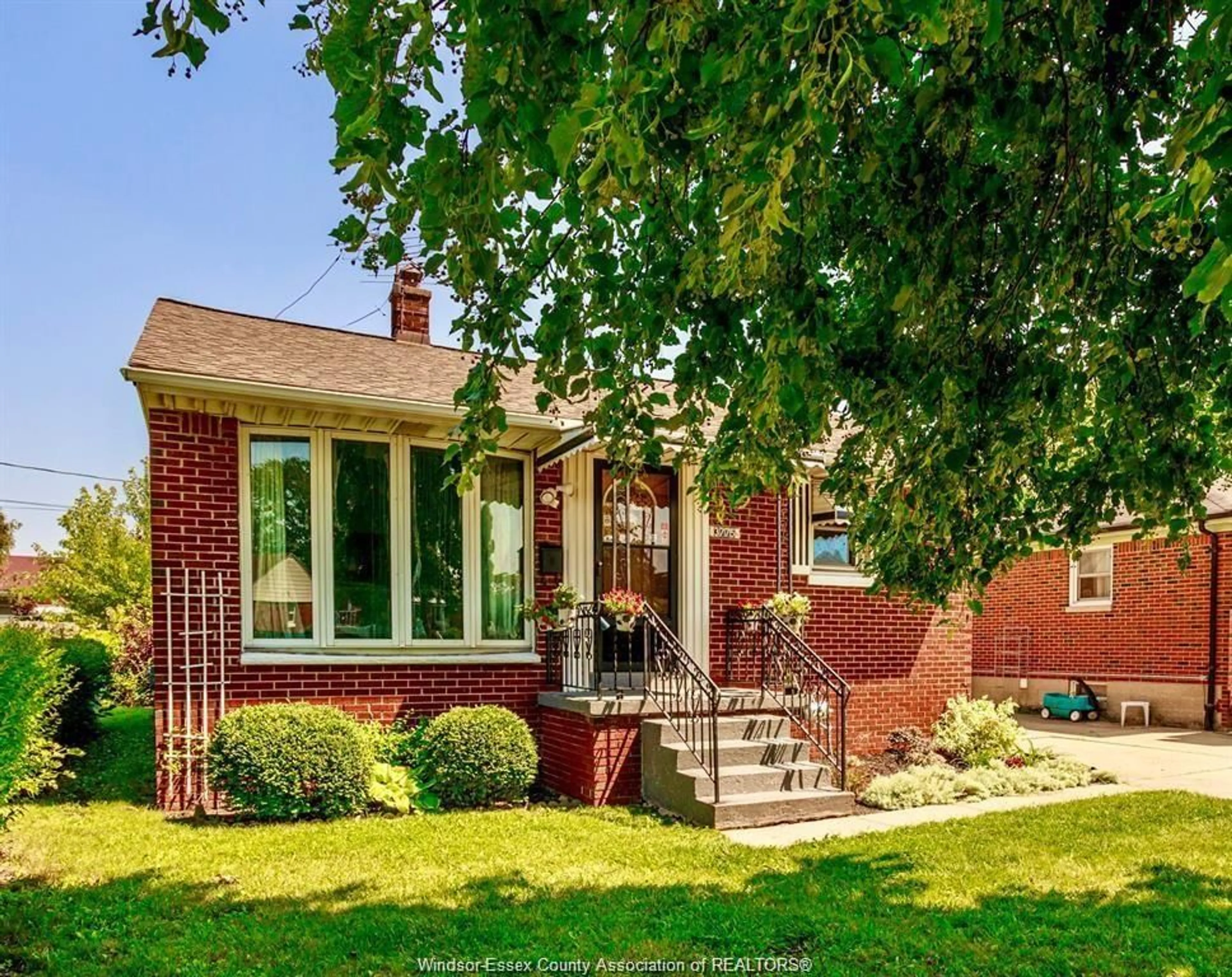 Home with brick exterior material, street for 3775 MYRTLE, Windsor Ontario N9C 2C9