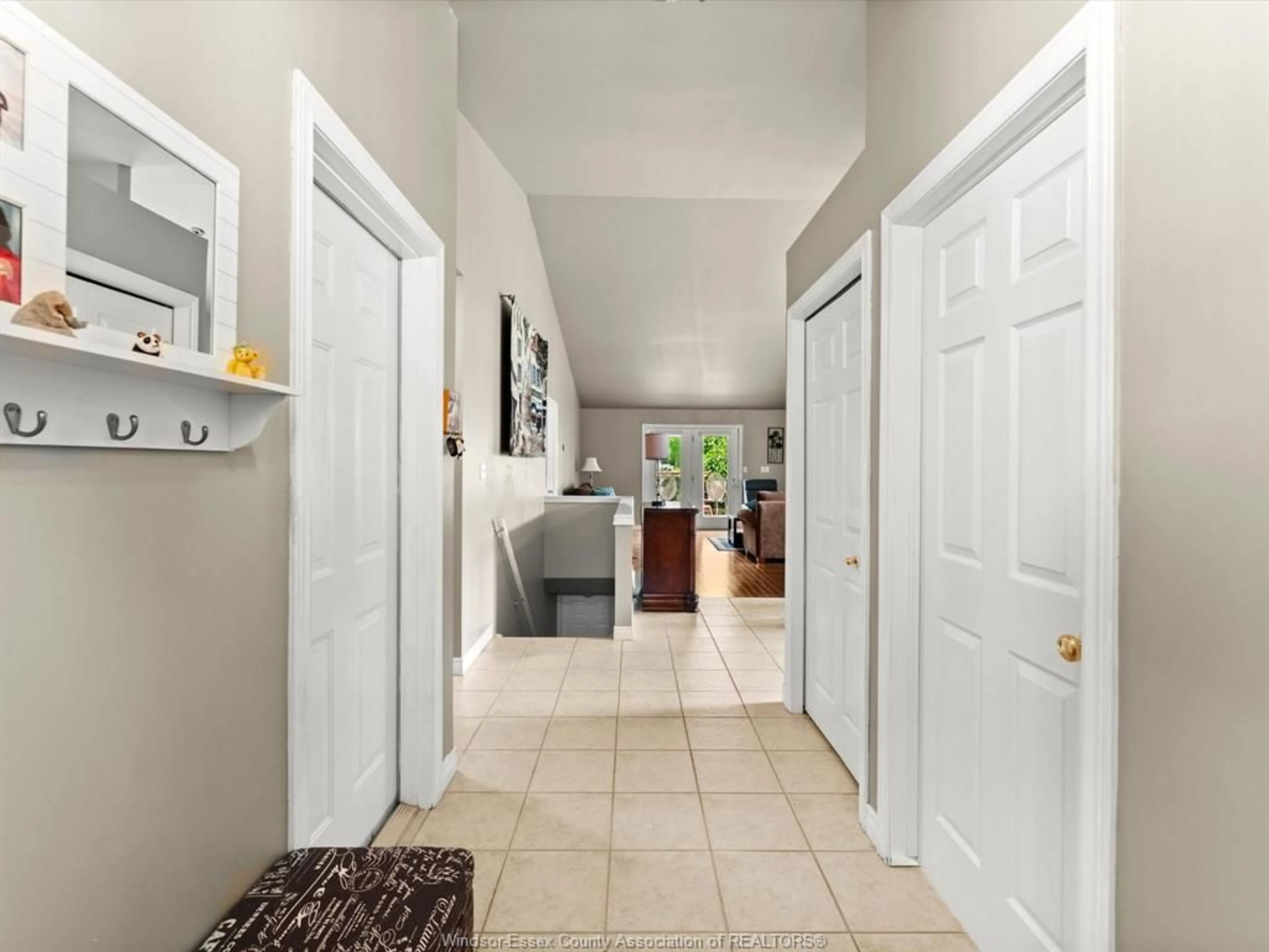 Indoor entryway for 11570 CORMORANT St, Windsor Ontario N8P 1L8