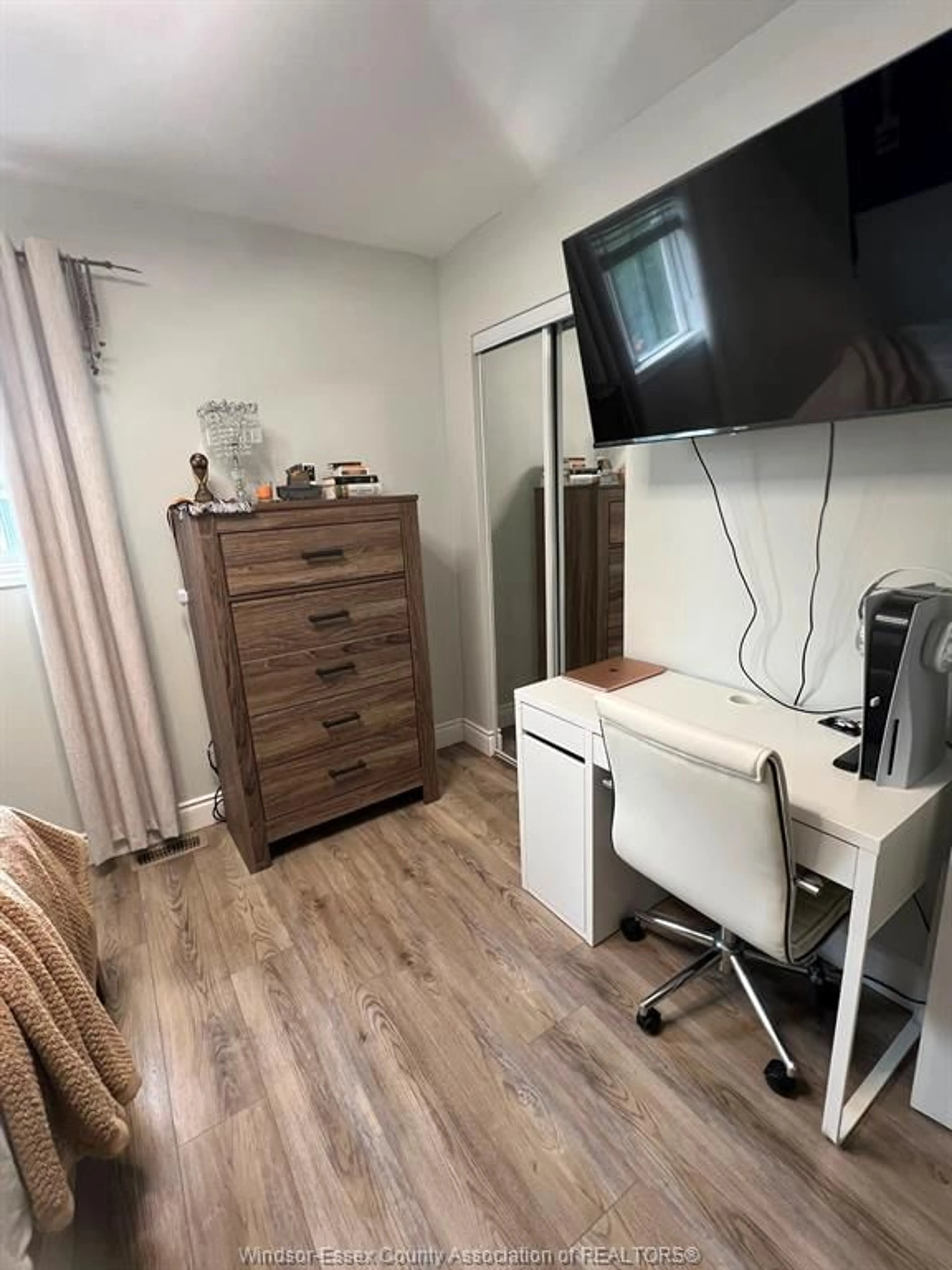 A pic of a room for 4751 JULIET Cres, Windsor Ontario N9G 3B7