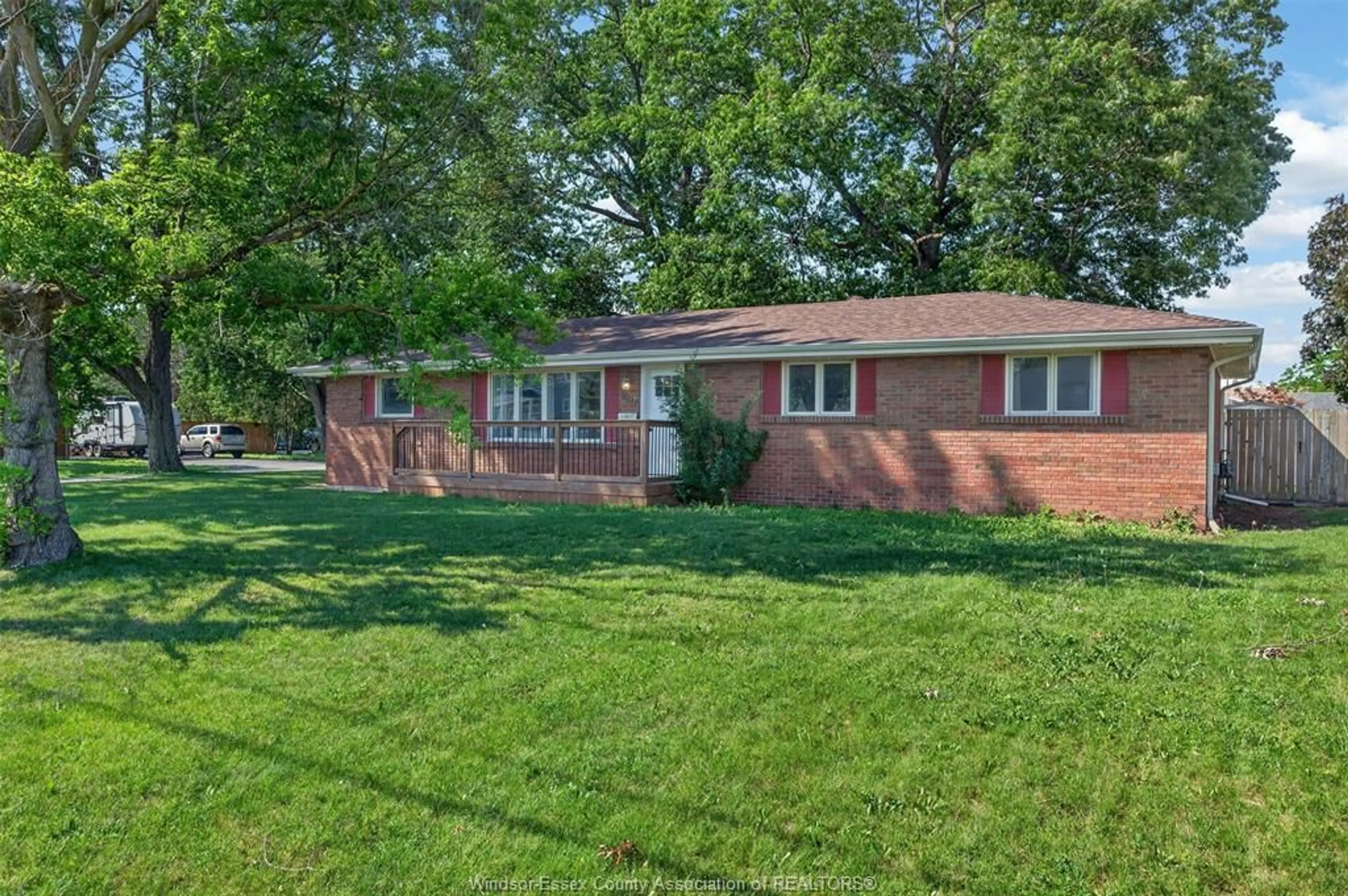 Home with brick exterior material, street for 520 FRONT Rd, LaSalle Ontario N9J 1A6