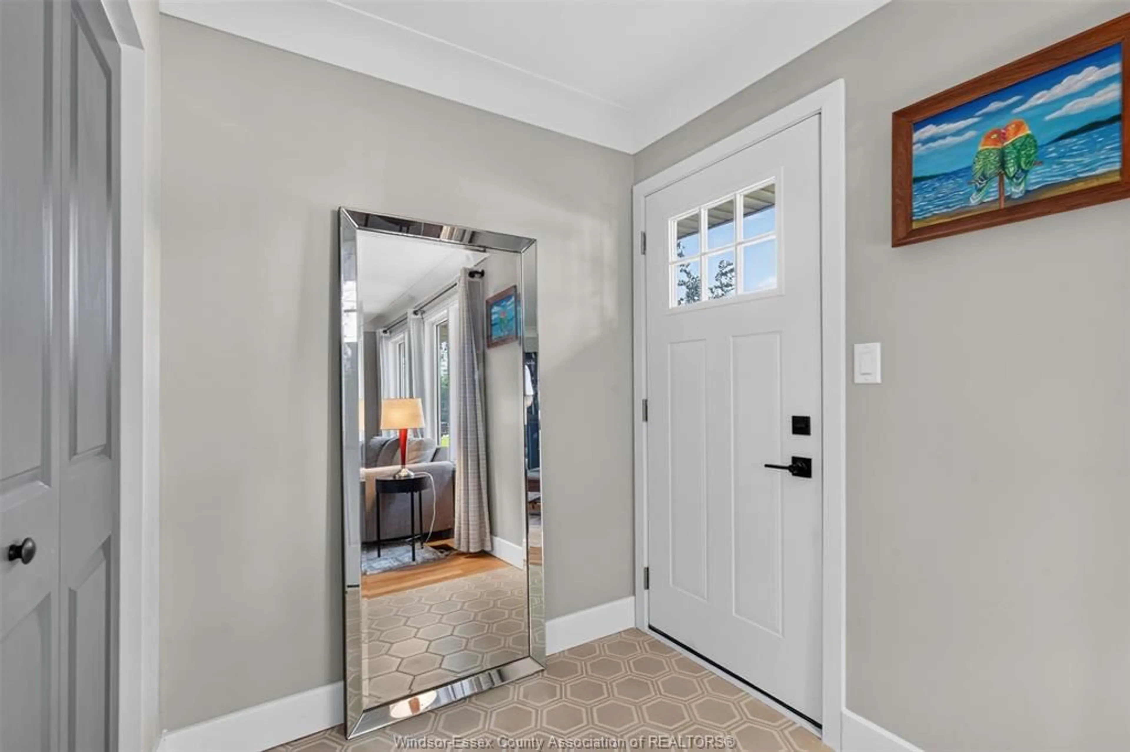 Indoor entryway for 520 FRONT Rd, LaSalle Ontario N9J 1A6