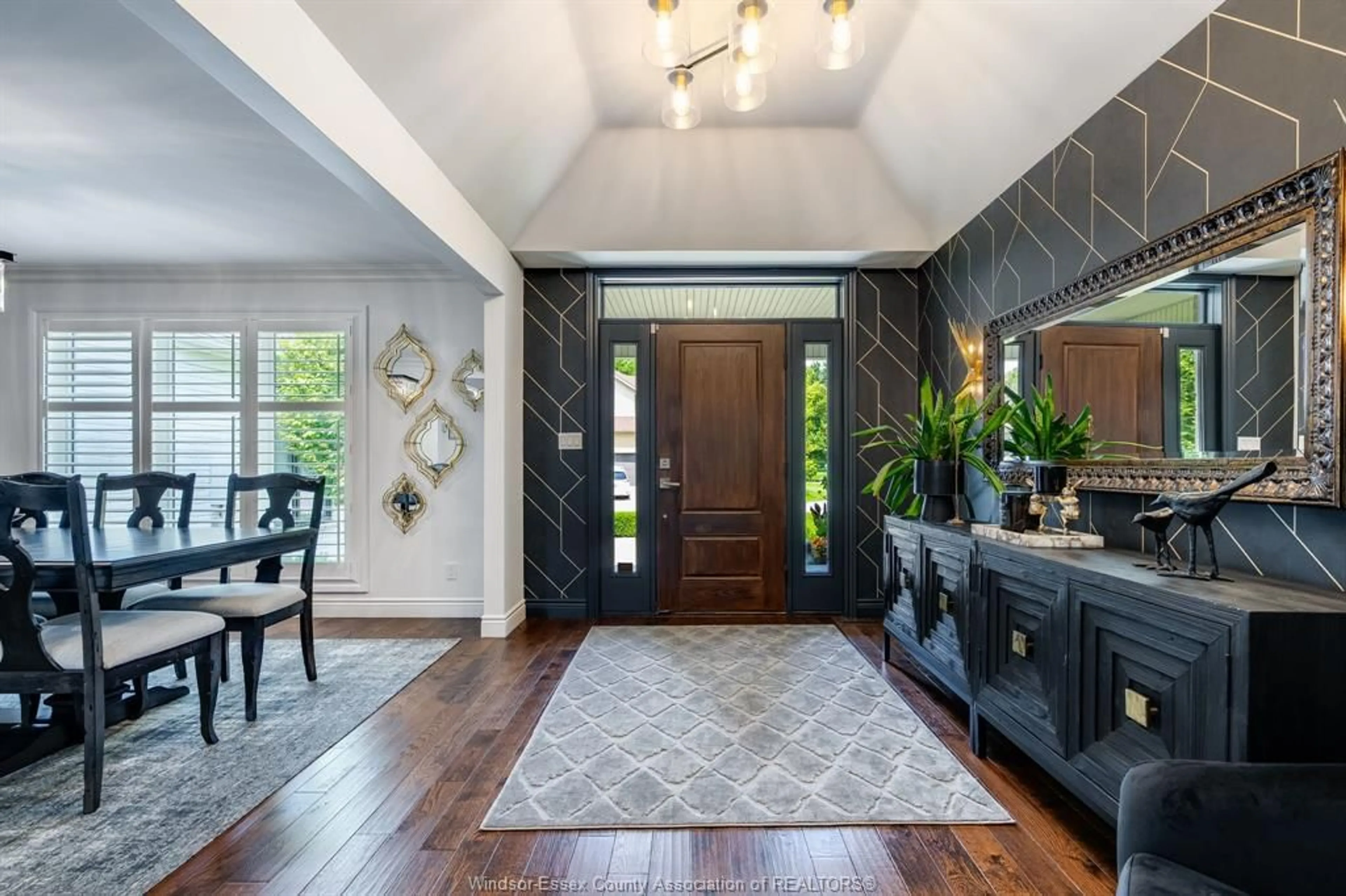 Indoor entryway for 408 Pentilly, Tecumseh Ontario N8N 4L6