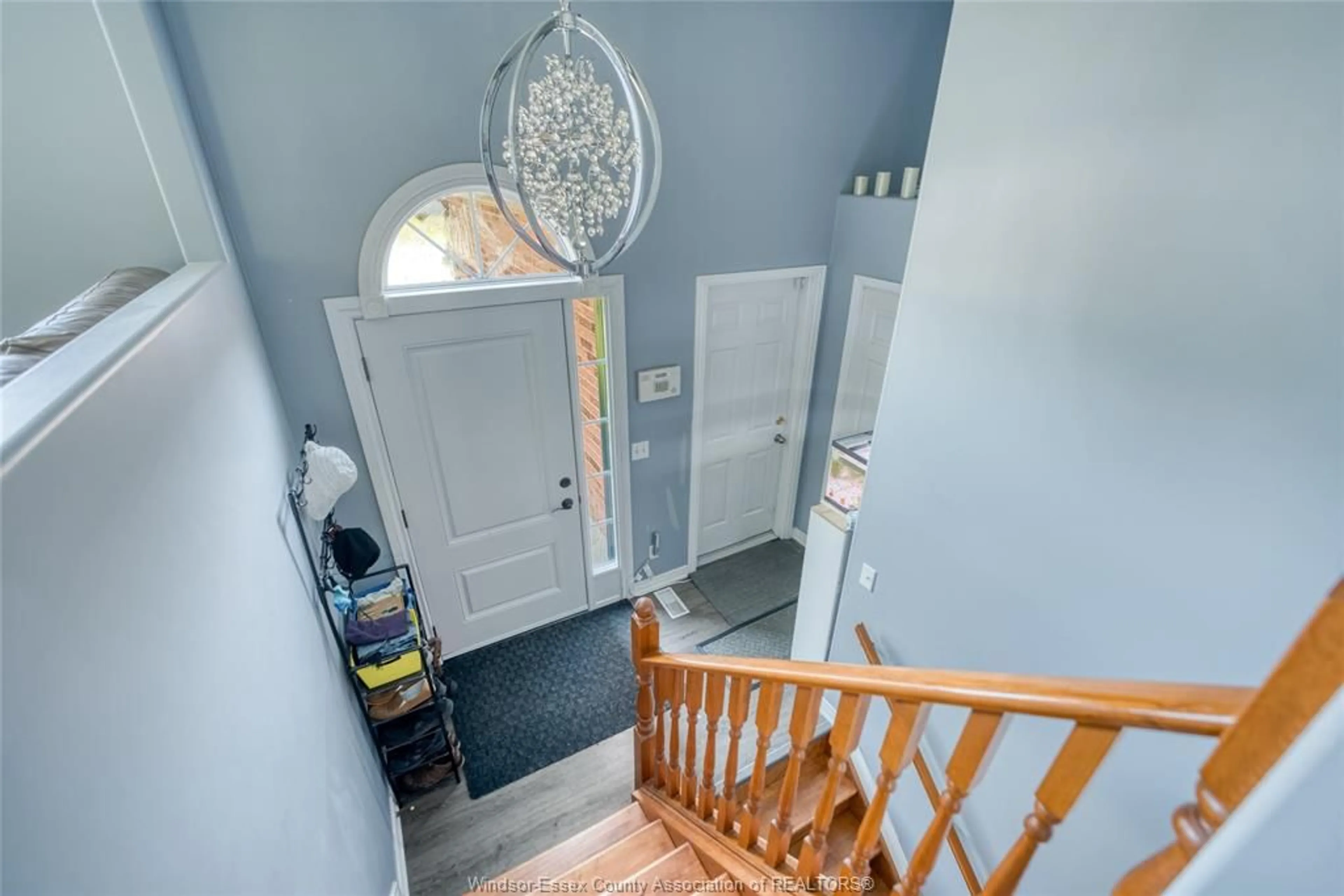 Indoor entryway for 24 BRIARWOOD, Essex Ontario N0R 1G0