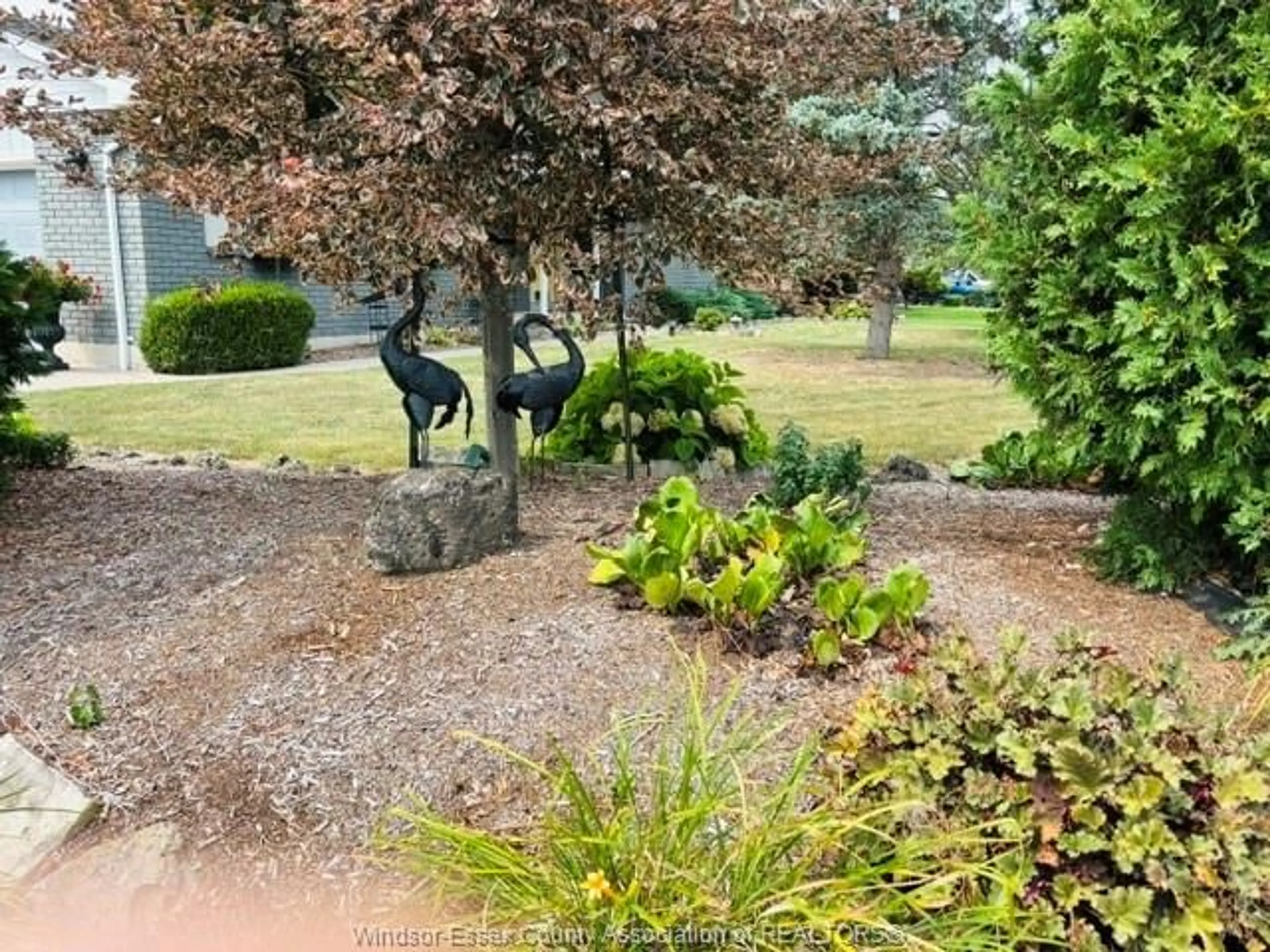 A pic from outside/outdoor area/front of a property/back of a property/a pic from drone, unknown for 8285 MALDEN Rd, LaSalle Ontario N9J 2V5
