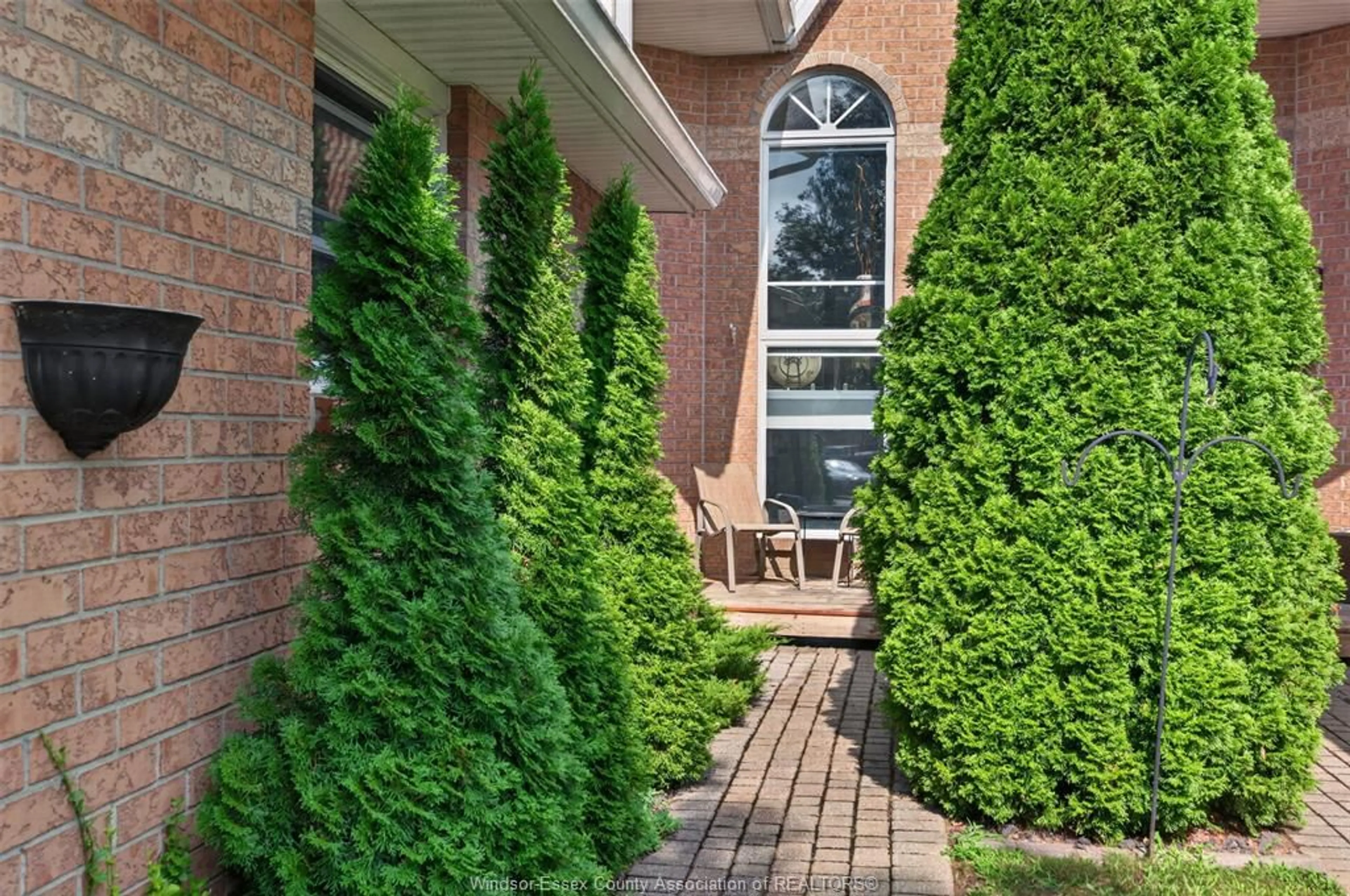 Patio, street for 4629 EAGLE Cres, Windsor Ontario N9G 2N6