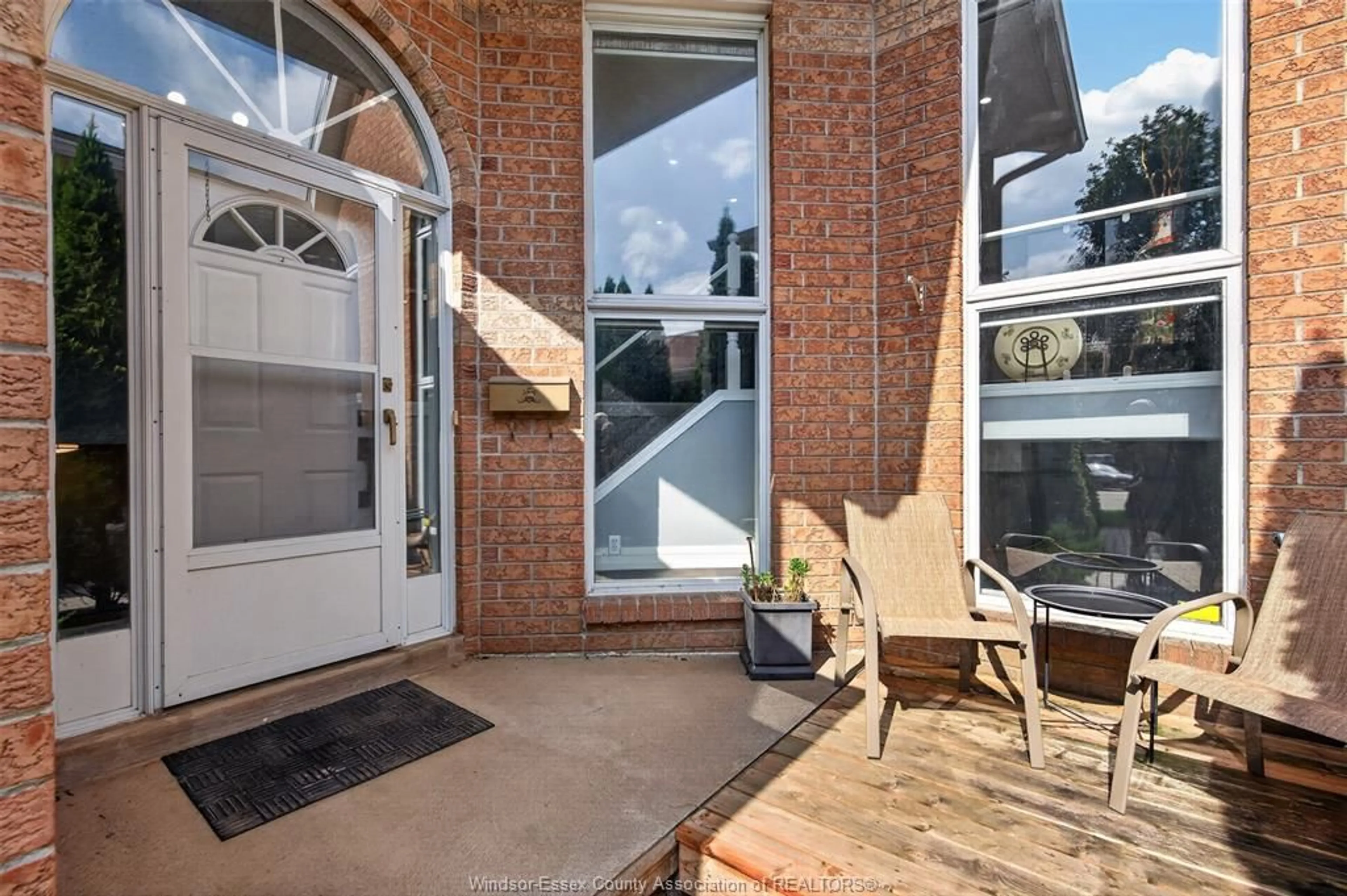 Indoor entryway for 4629 EAGLE Cres, Windsor Ontario N9G 2N6