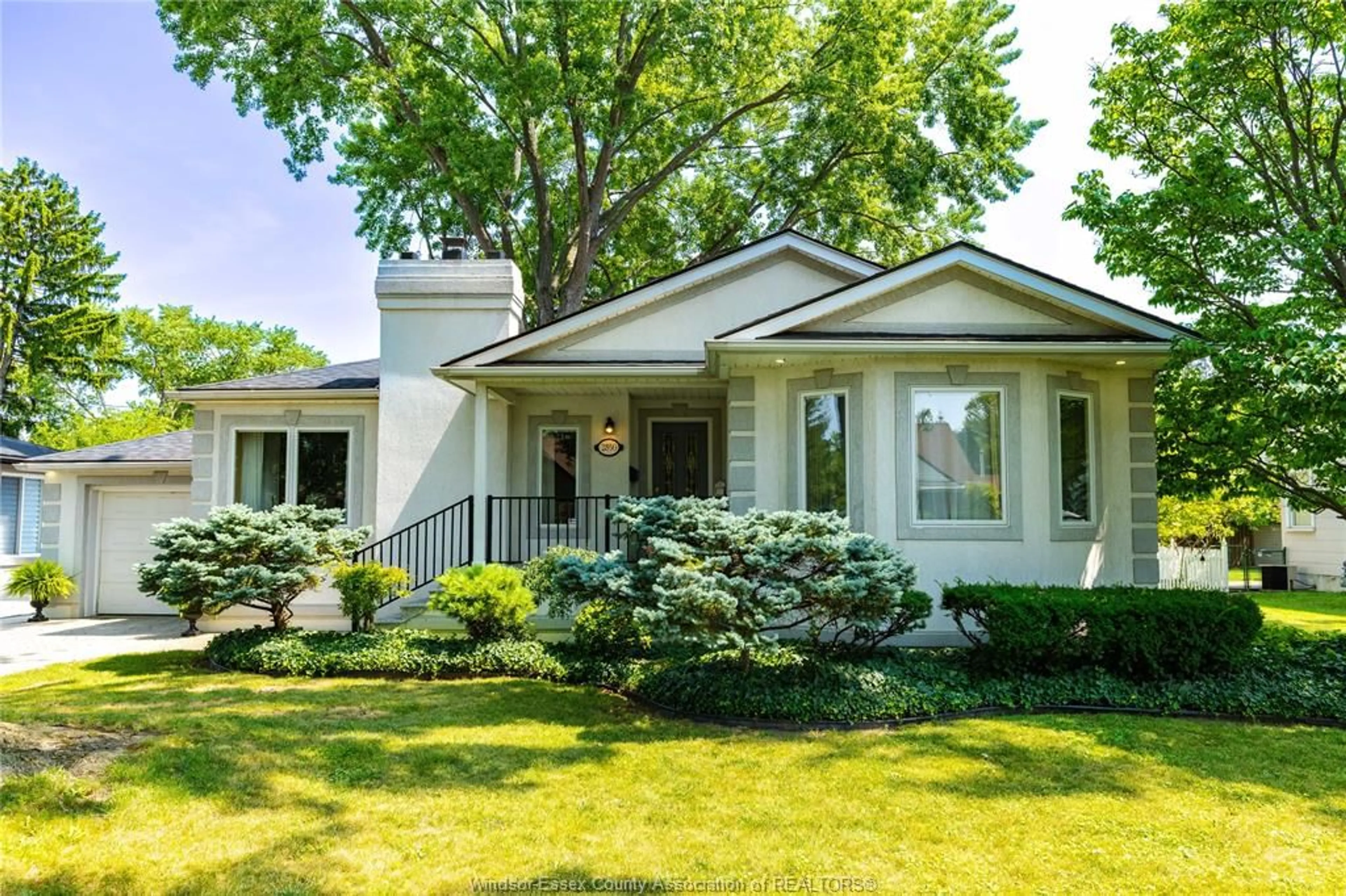 Home with vinyl exterior material, street for 2850 ACADEMY, Windsor Ontario N9E 2H1