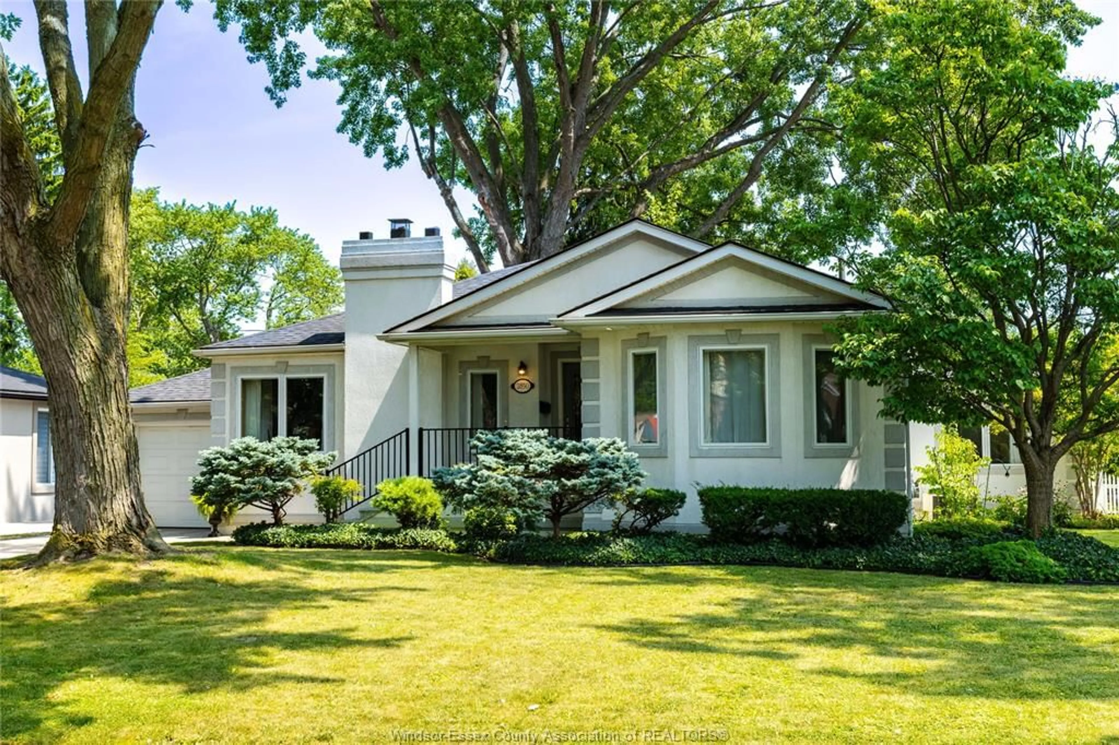 Home with vinyl exterior material, street for 2850 ACADEMY, Windsor Ontario N9E 2H1