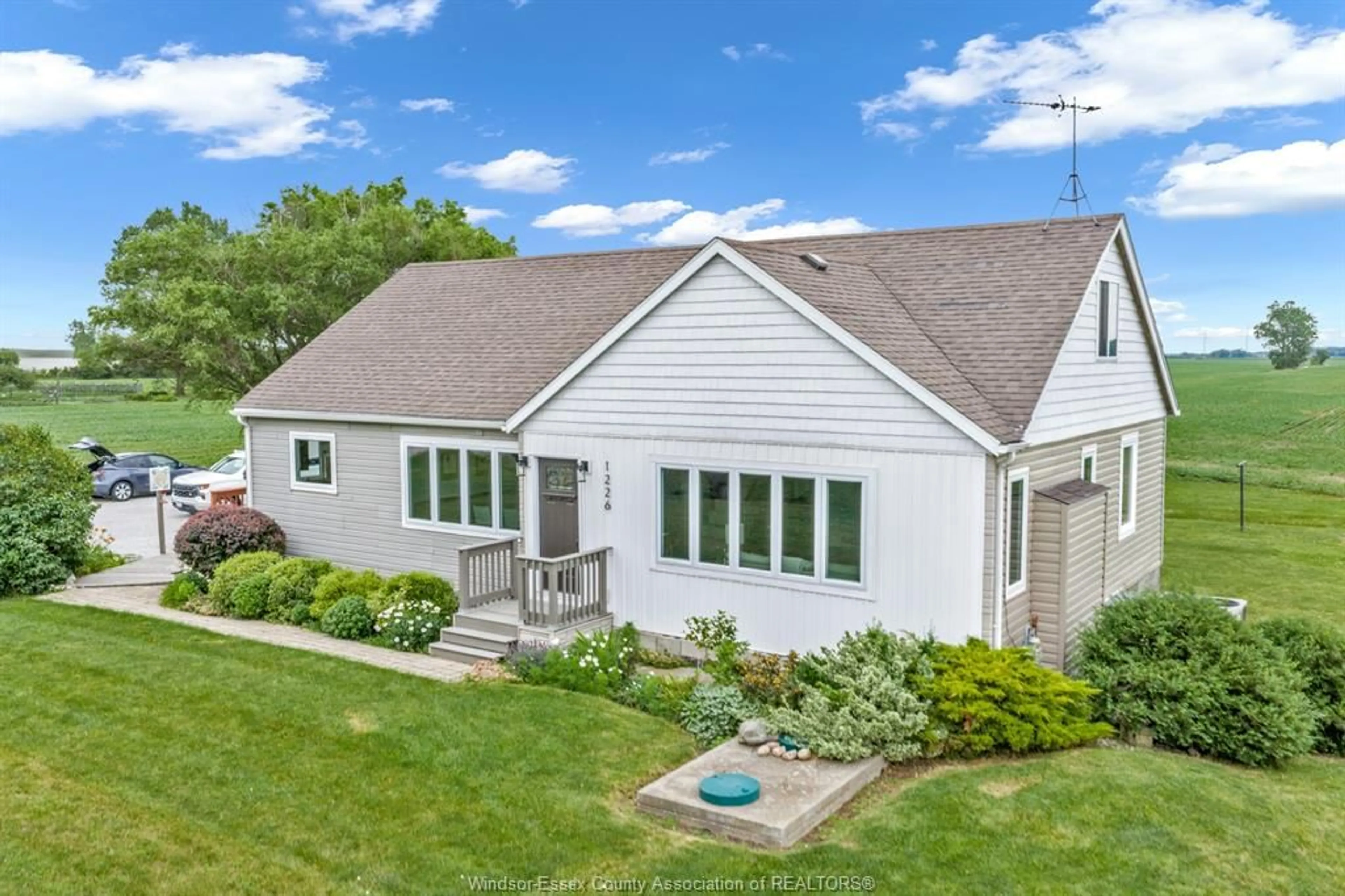 Unknown for 1226 PUCE Rd, Lakeshore Ontario N8M 2X7