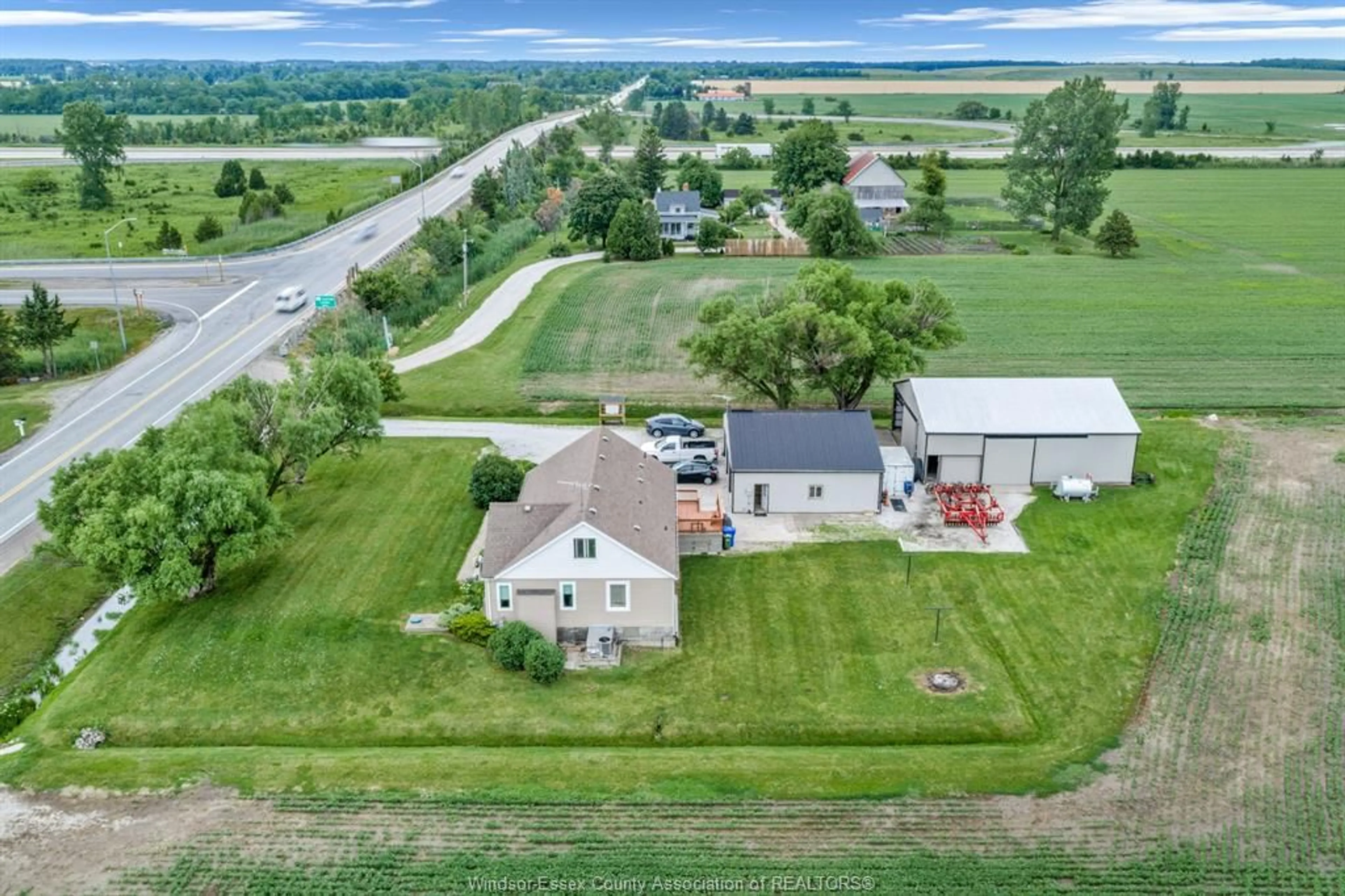 A pic from outside/outdoor area/front of a property/back of a property/a pic from drone, unknown for 1226 PUCE Rd, Lakeshore Ontario N8M 2X7