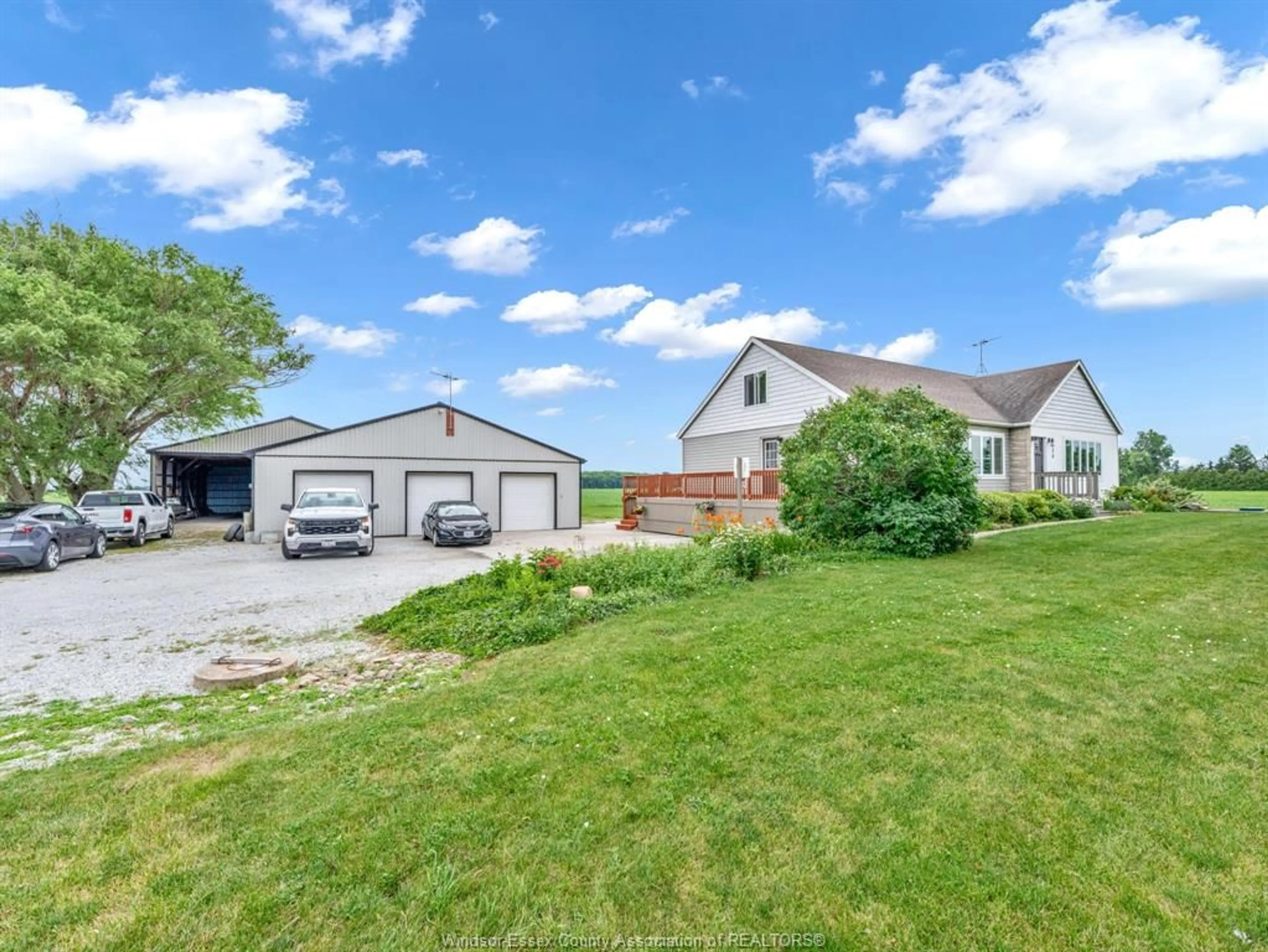 A pic from outside/outdoor area/front of a property/back of a property/a pic from drone, unknown for 1226 PUCE Rd, Lakeshore Ontario N8M 2X7