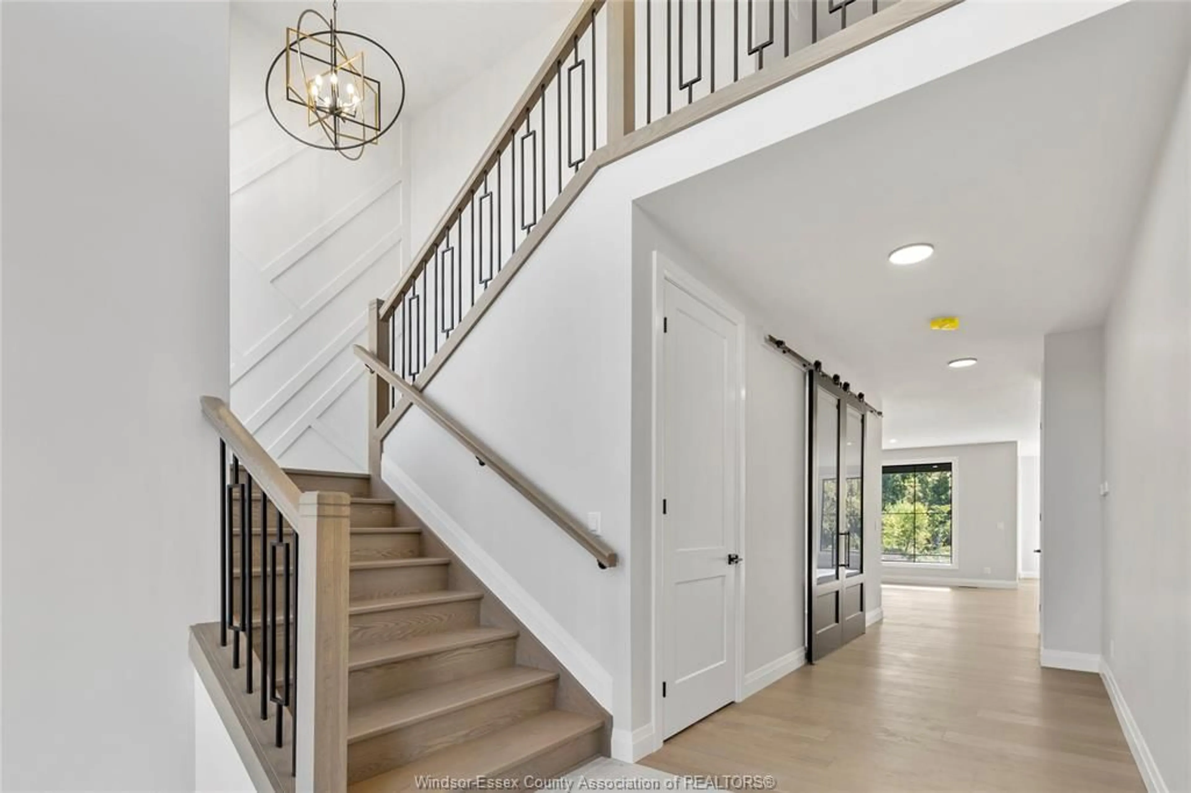 Indoor entryway for 361 MARLA Cres, Lakeshore Ontario N0R 1A0