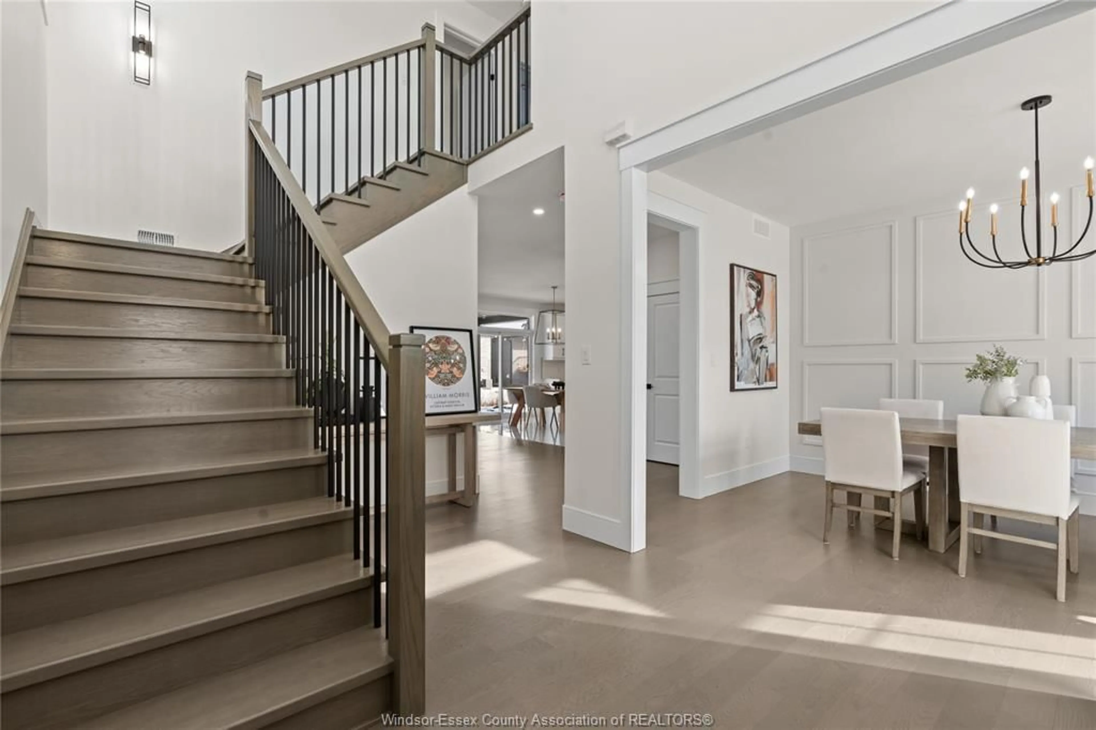 Indoor foyer for 5213 Rafael, Tecumseh Ontario N0R 1K0