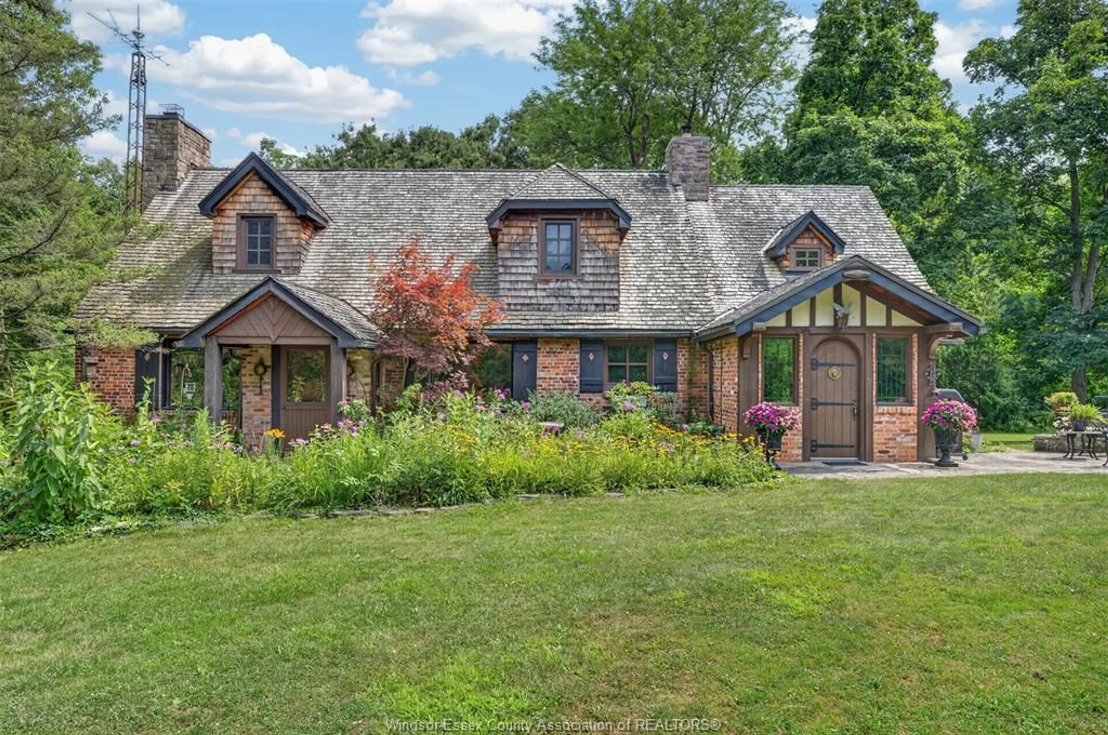 Home with brick exterior material, unknown for 4887 4TH CONCESSION, Essex Ontario N9V 2Y9