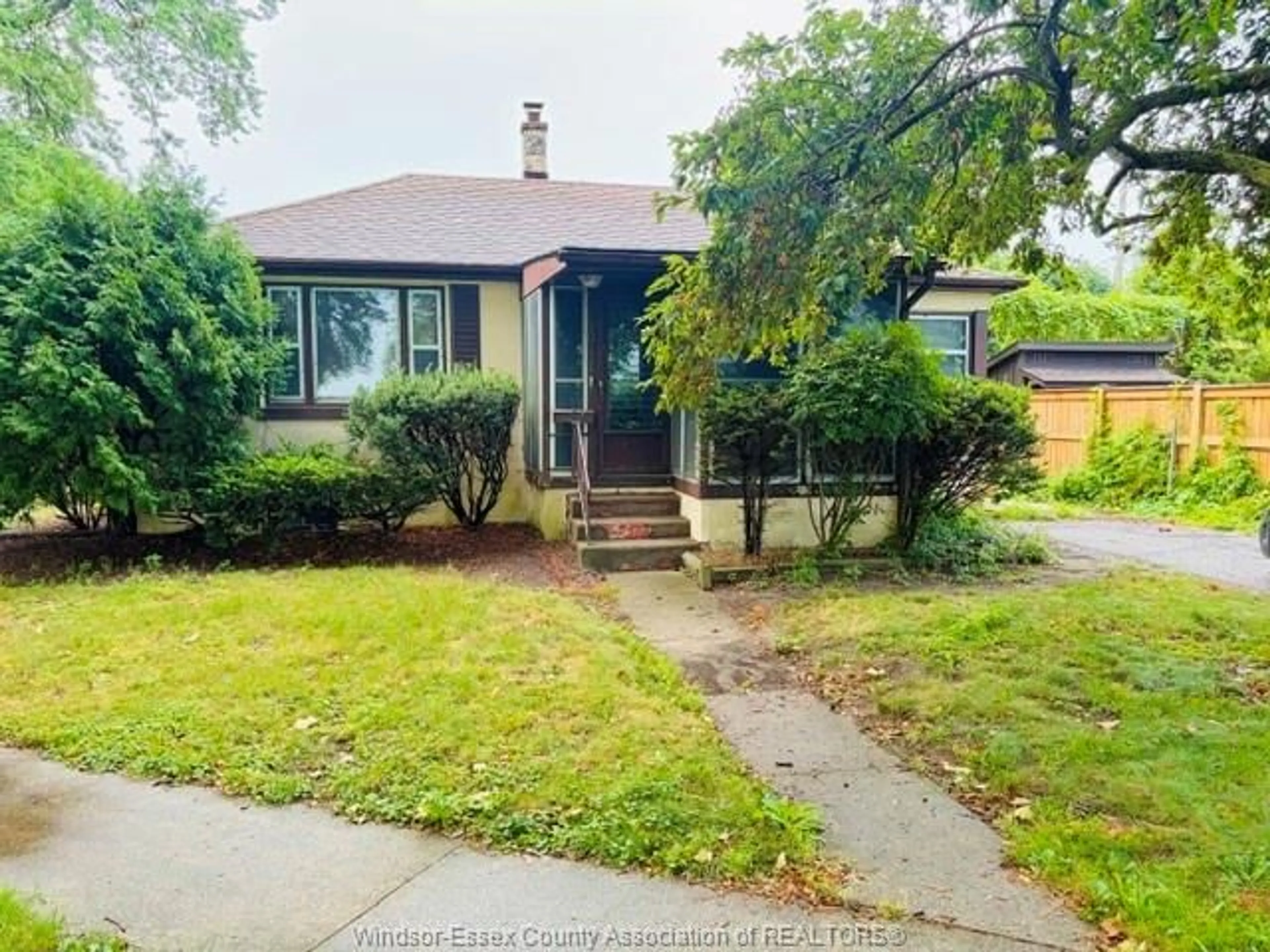 Unknown for 10475 CLAIRVIEW Ave, Windsor Ontario N8P 1B2
