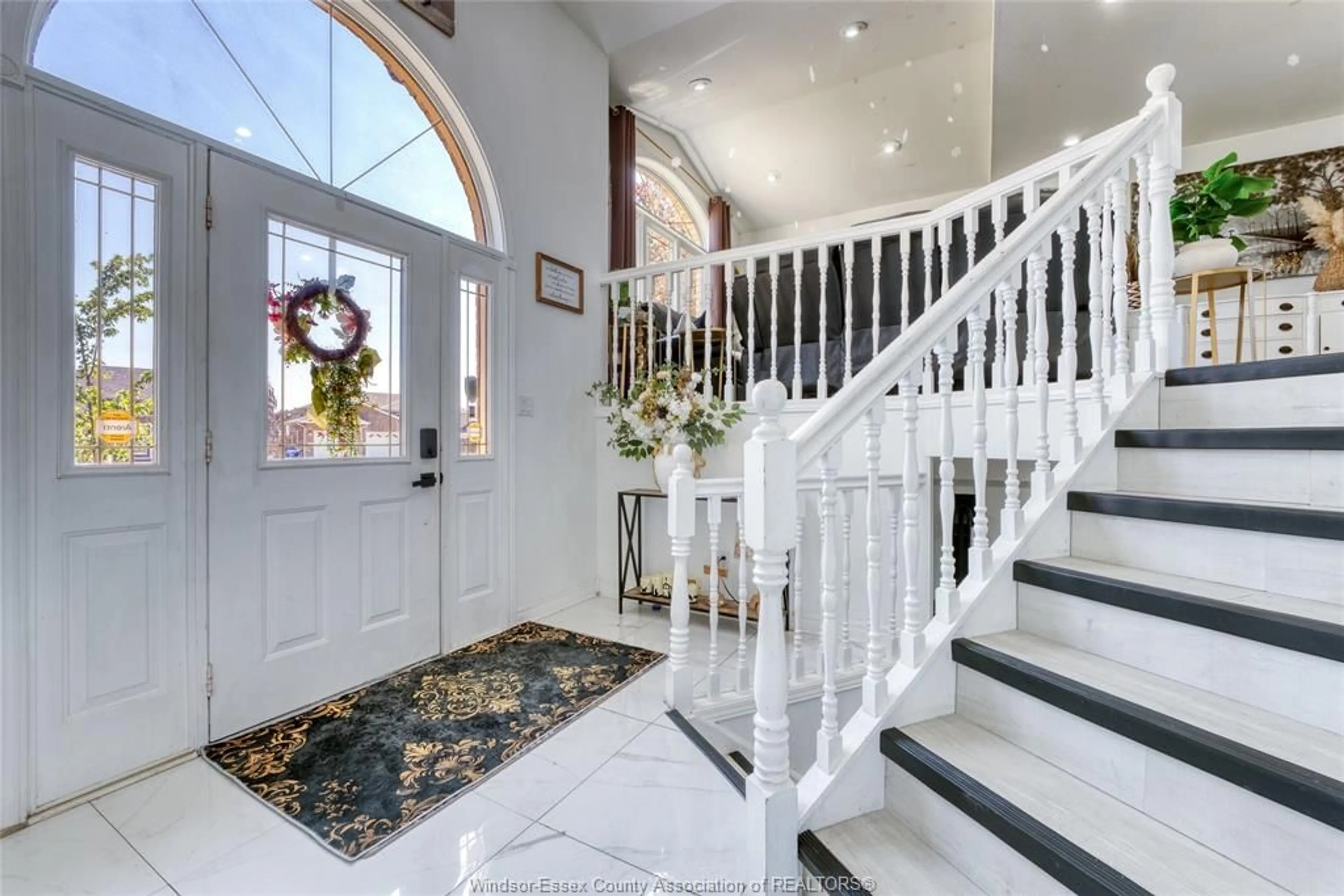 Indoor foyer for 24 HOMESTEAD Dr, Tilbury Ontario N0P 2L0