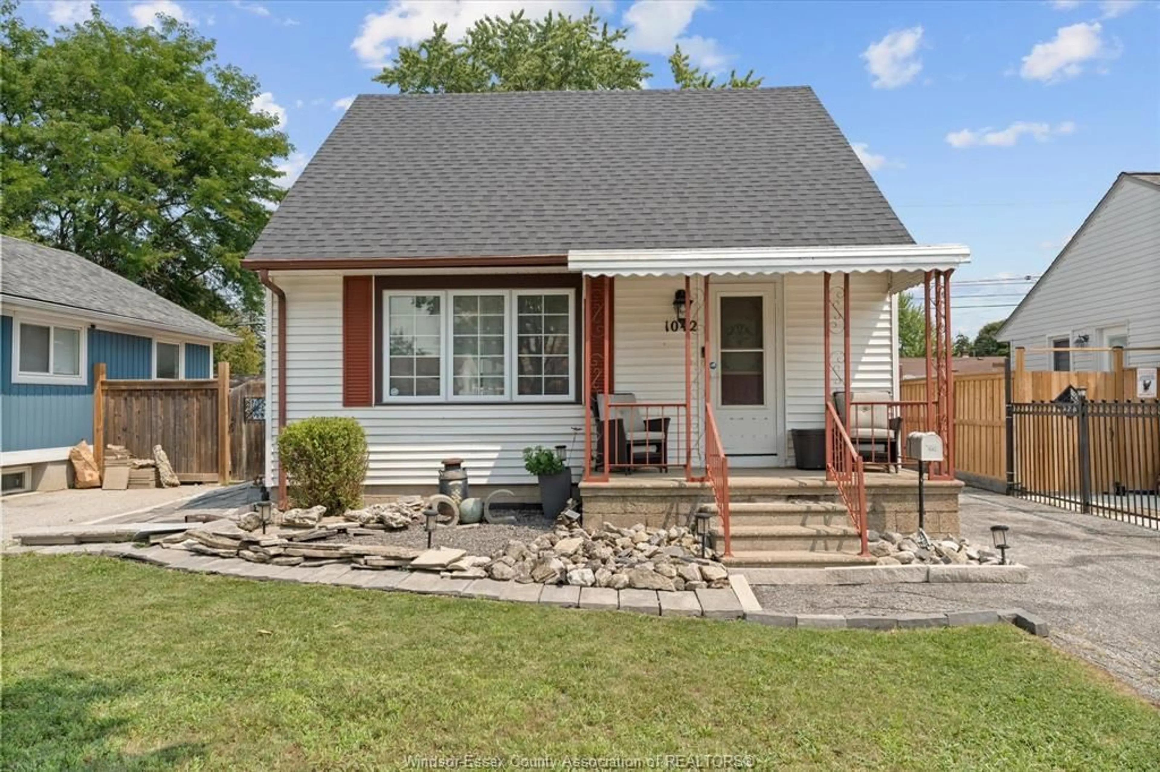 Home with brick exterior material, street for 1042 EDWARDS, Windsor Ontario N8S 2Z8