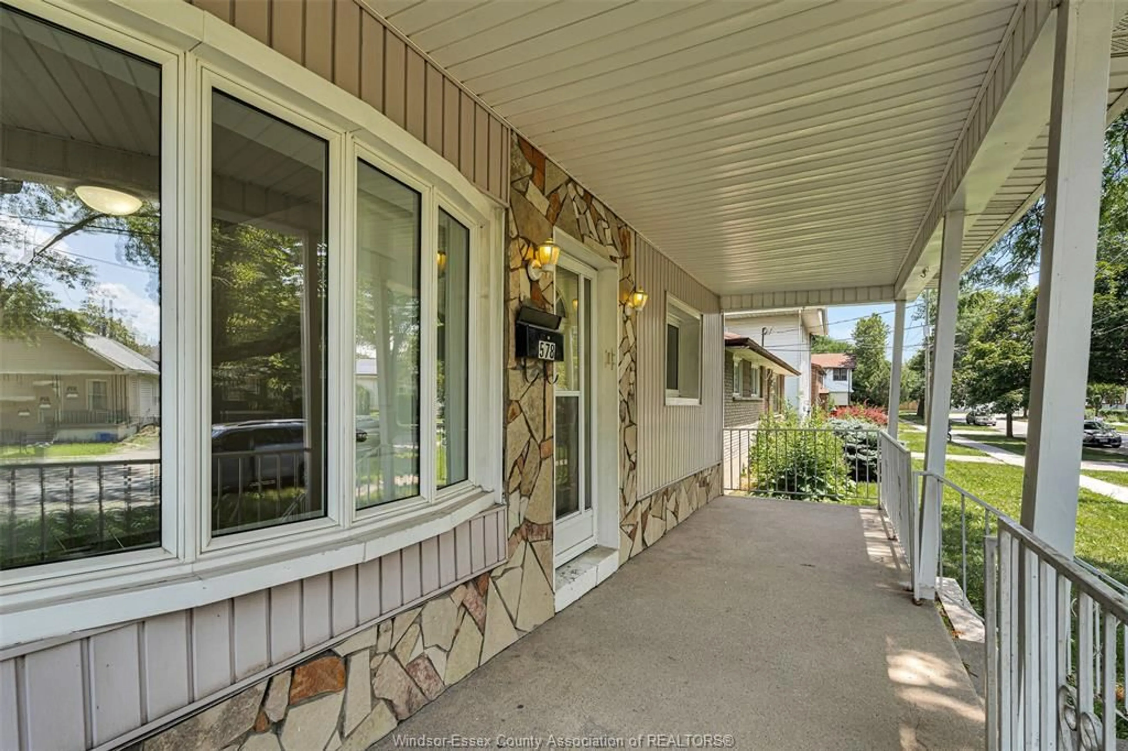 Unknown for 578 BROCK St, Windsor Ontario N9C 2T2
