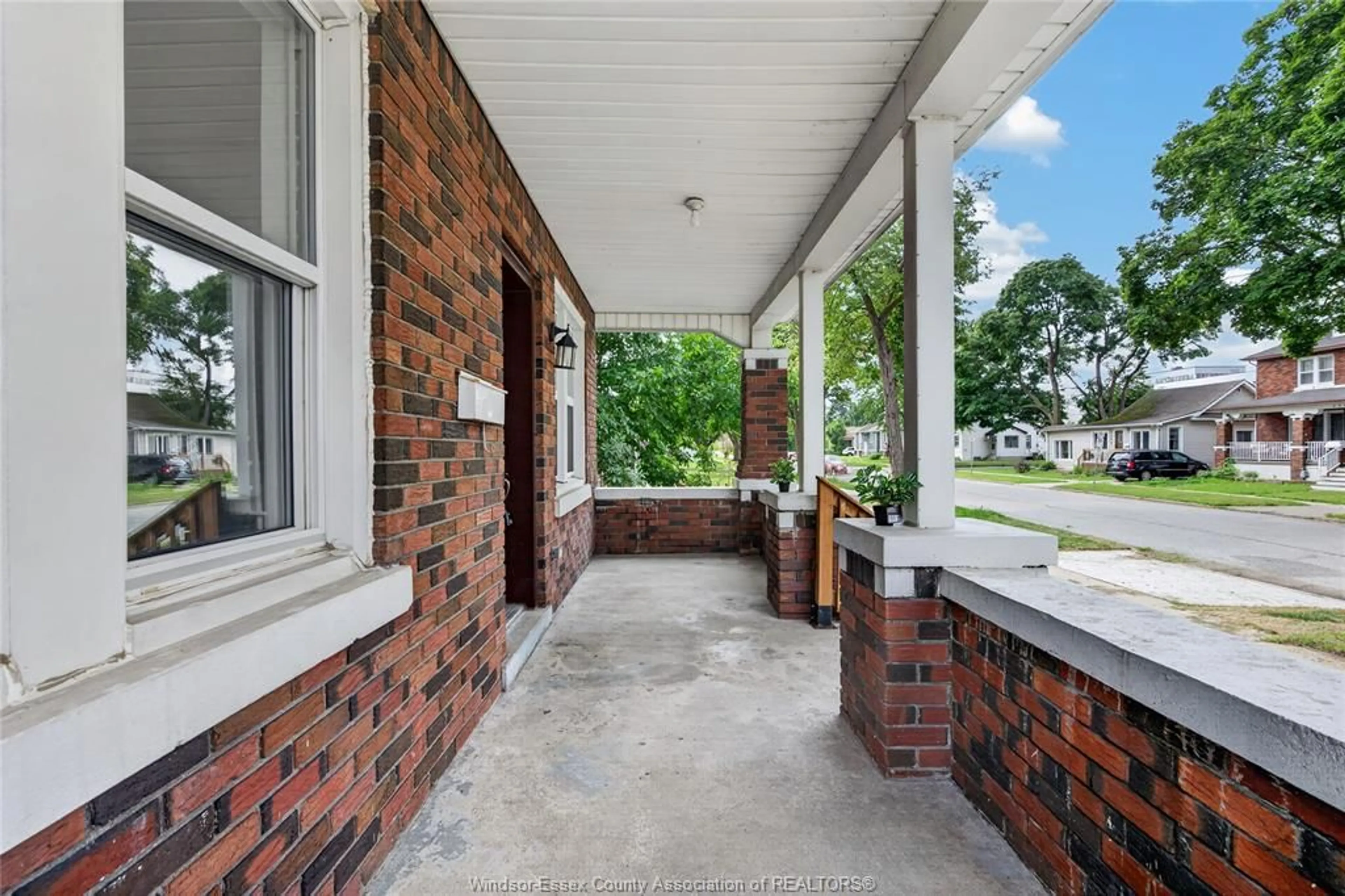 Home with brick exterior material, street for 2278 CADILLAC, Windsor Ontario N8W 3Y1