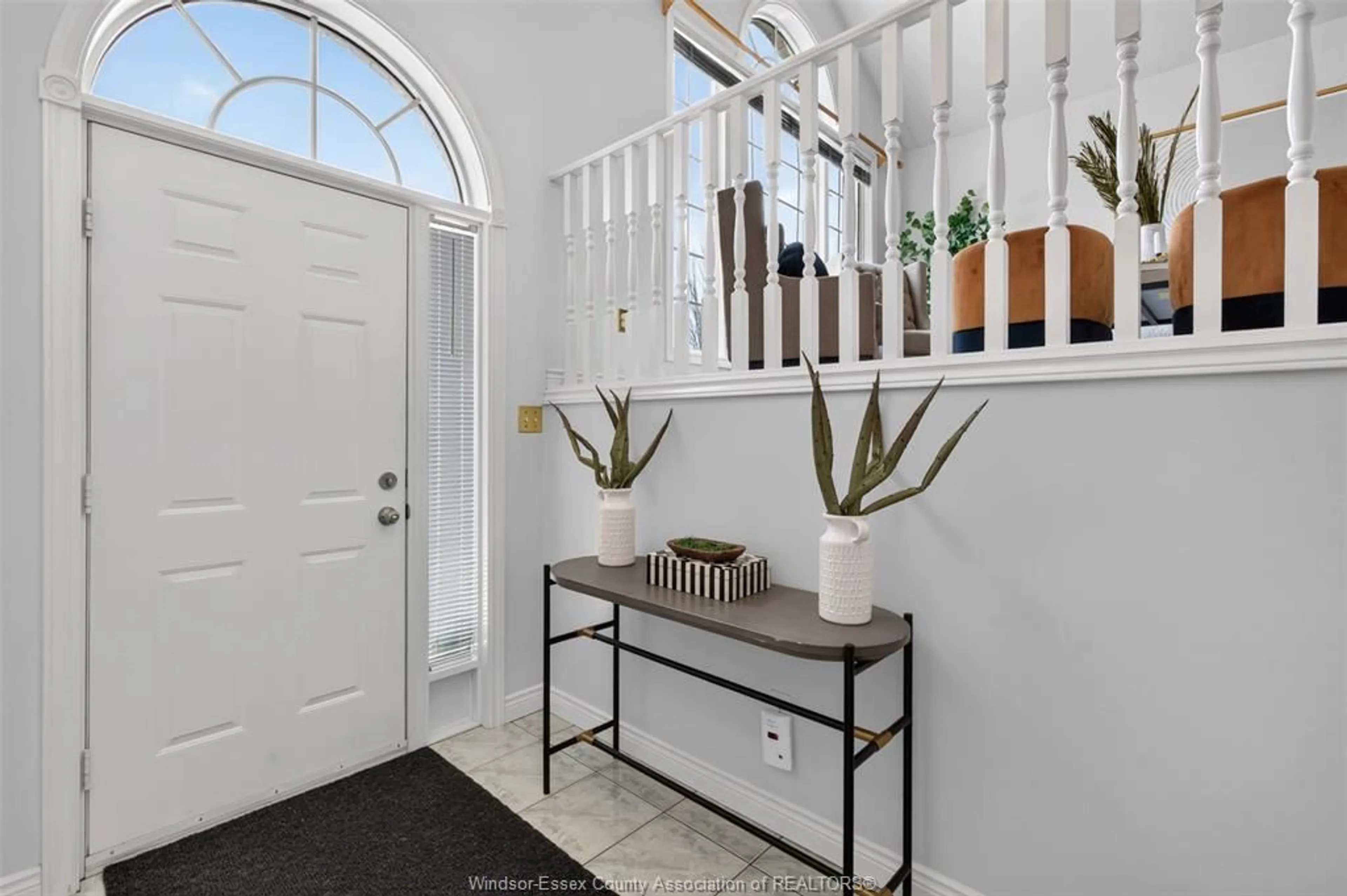 Indoor entryway for 2307 Northway Ave, Windsor Ontario N9E 4N6