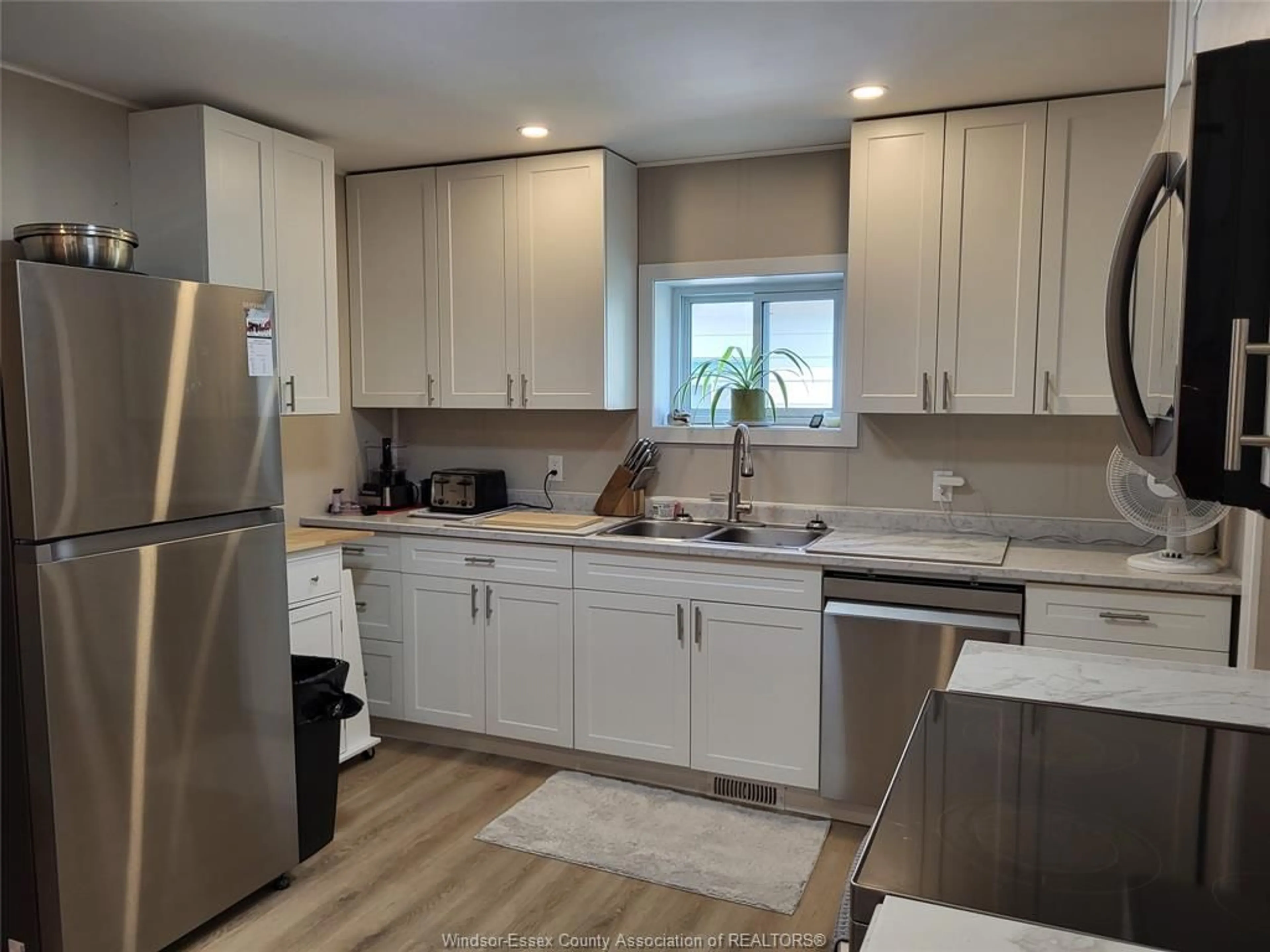 Open concept kitchen, unknown for 65 PRINCE St, Chatham Ontario N7M 4N8
