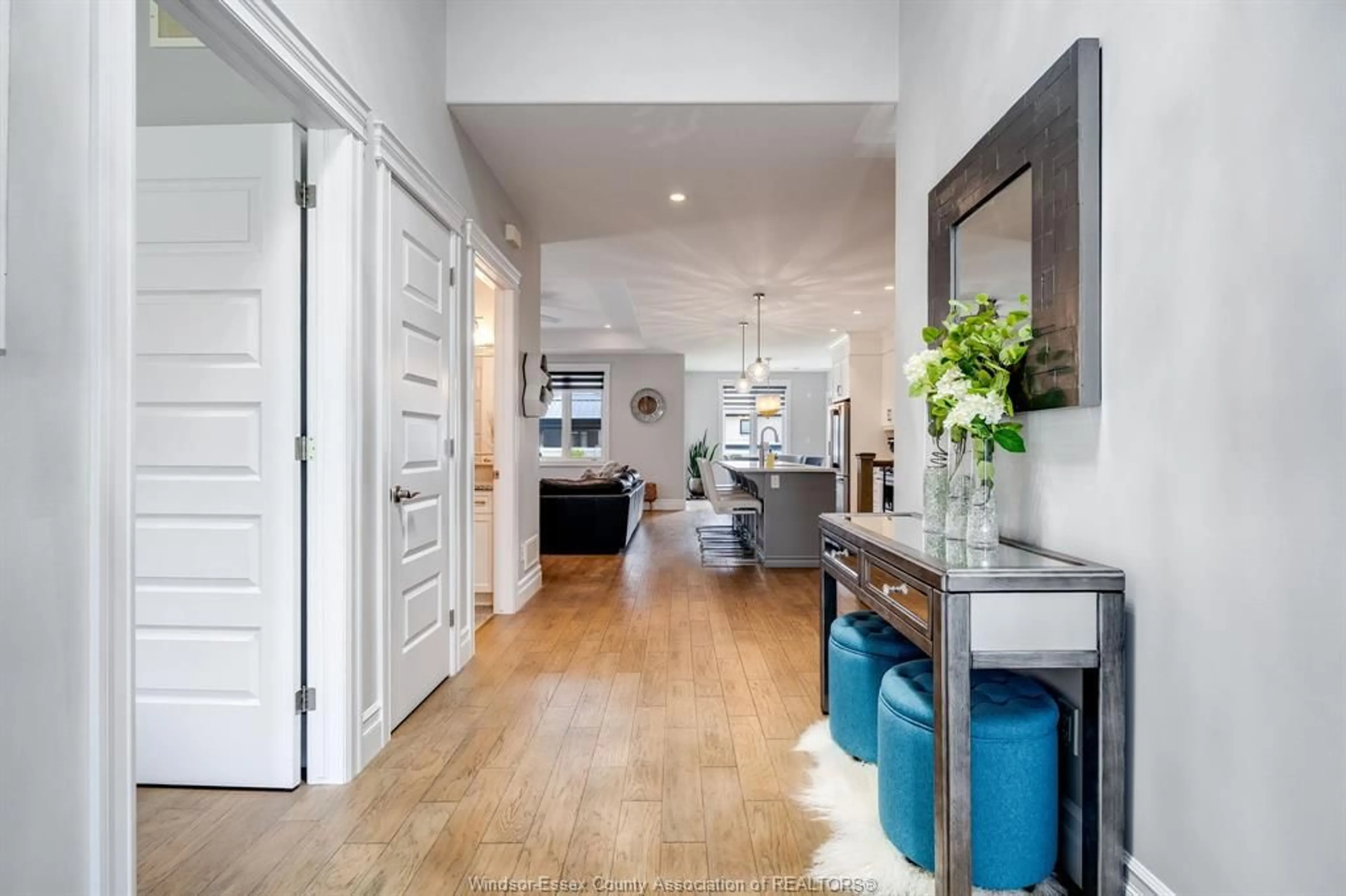 Indoor entryway for 1454 Cypress Ave, Windsor Ontario N8P 0E2