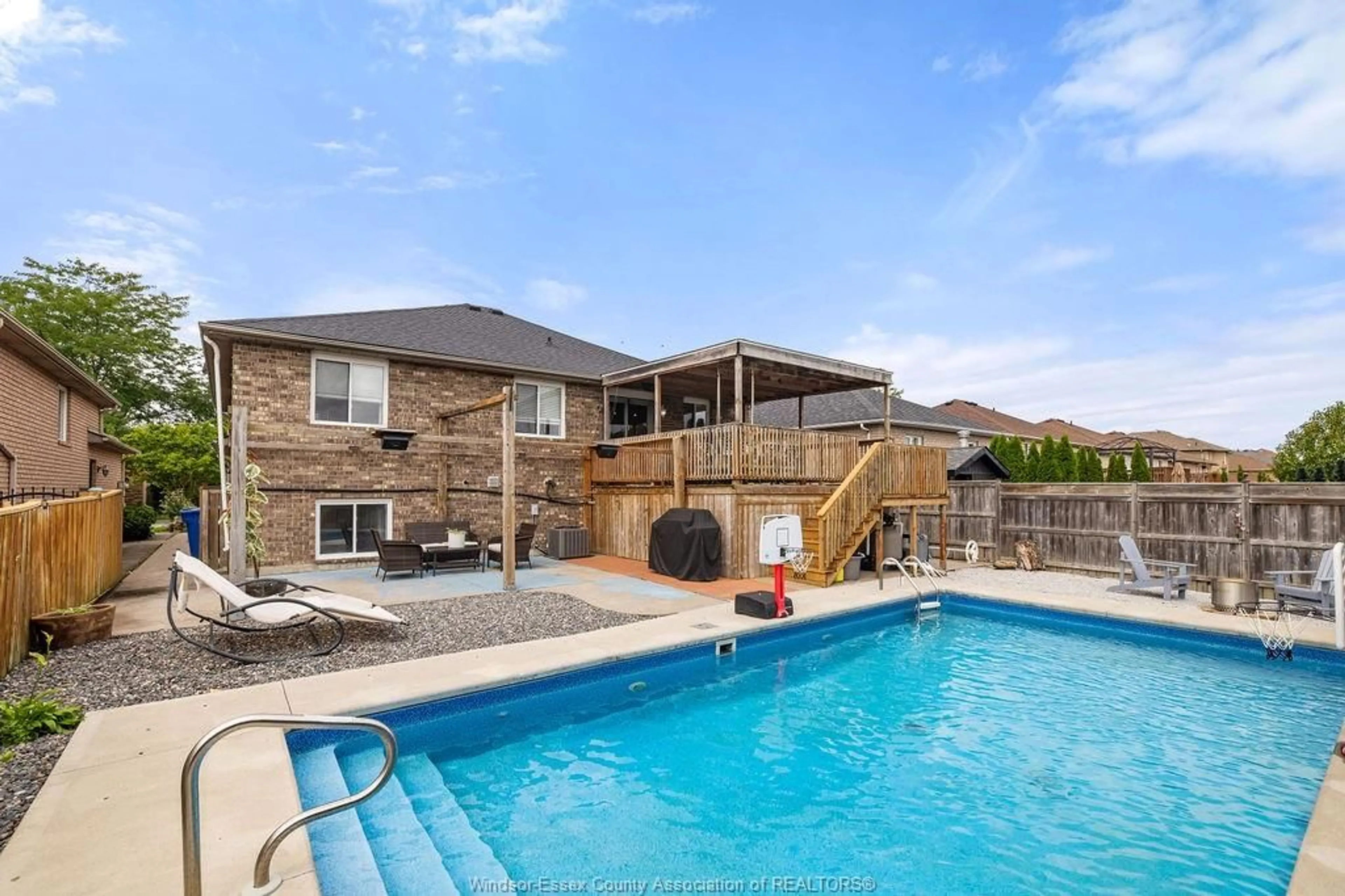 Pool for 964 GREENPARK, Windsor Ontario N8P 1J1