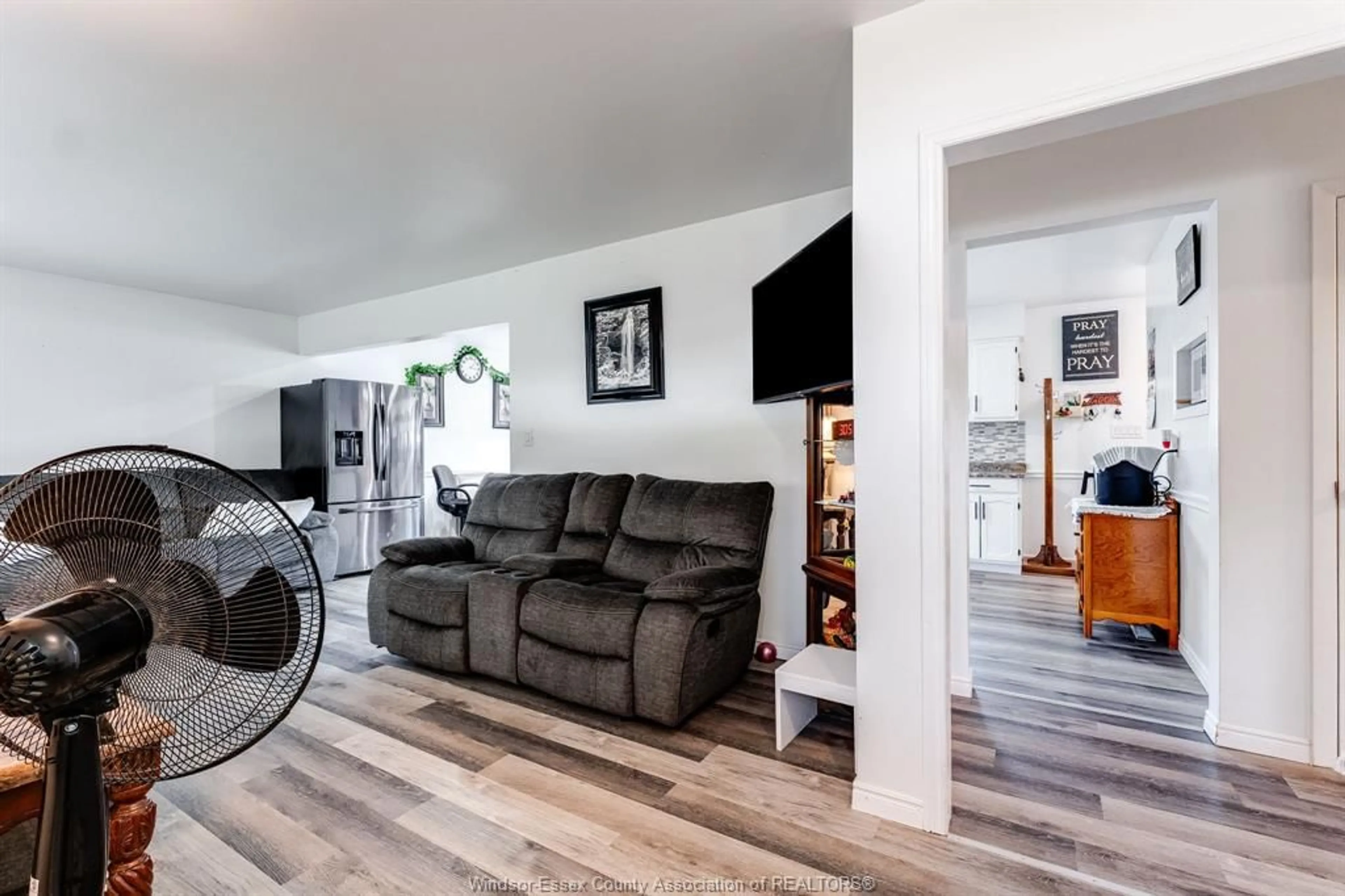 Living room with furniture, unknown for 1665 REGENT St, Ruthven Ontario N0P 2G0