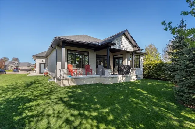 113 MACDONALD St, Lambton Shores 5