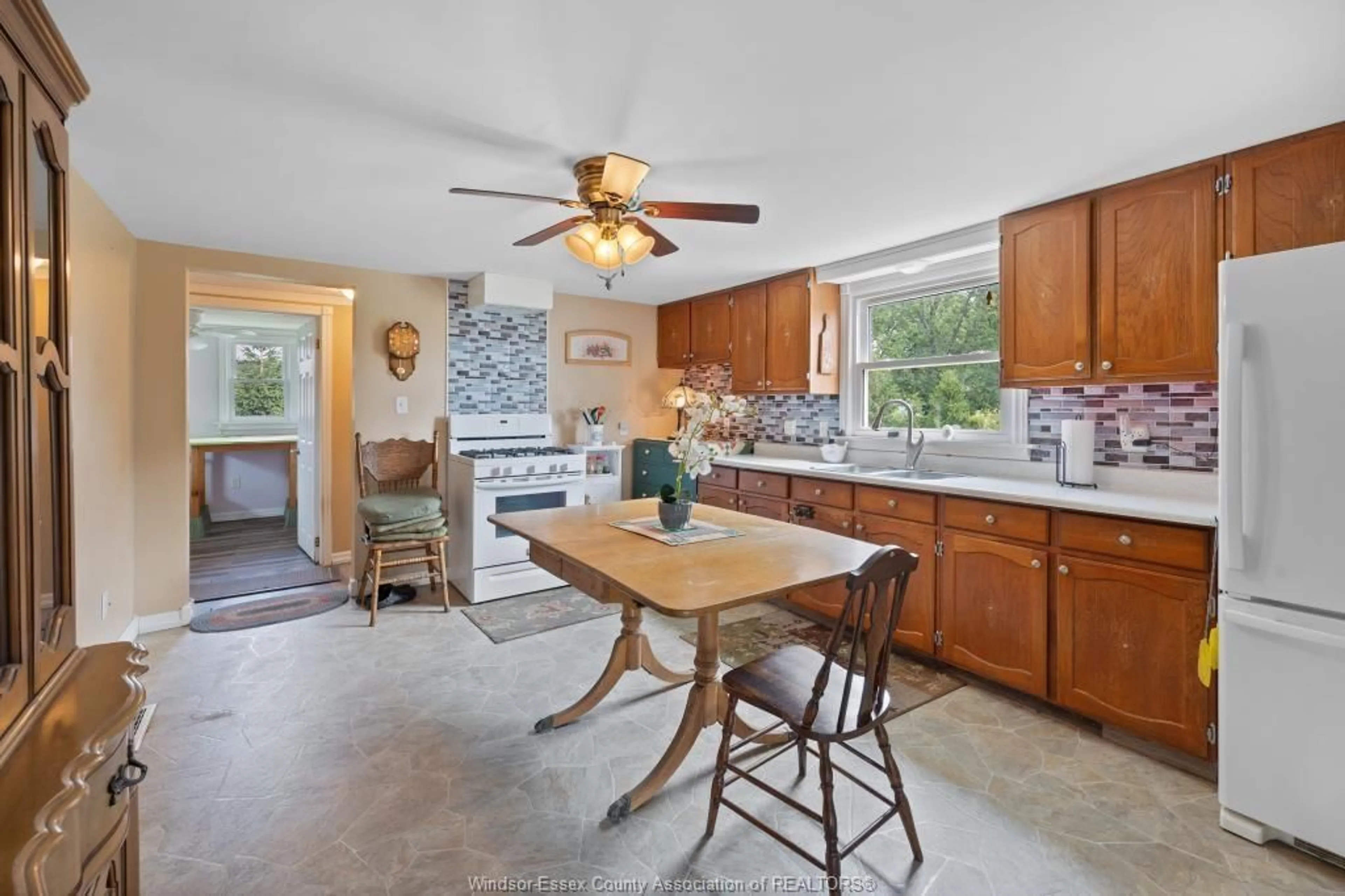 Open concept kitchen, ceramic/tile floor for 3712 3RD CONCESSION, Harrow Ontario N0R 1G0