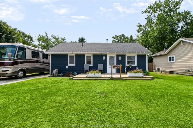 612 SIMCOE St, Warwick-Watford