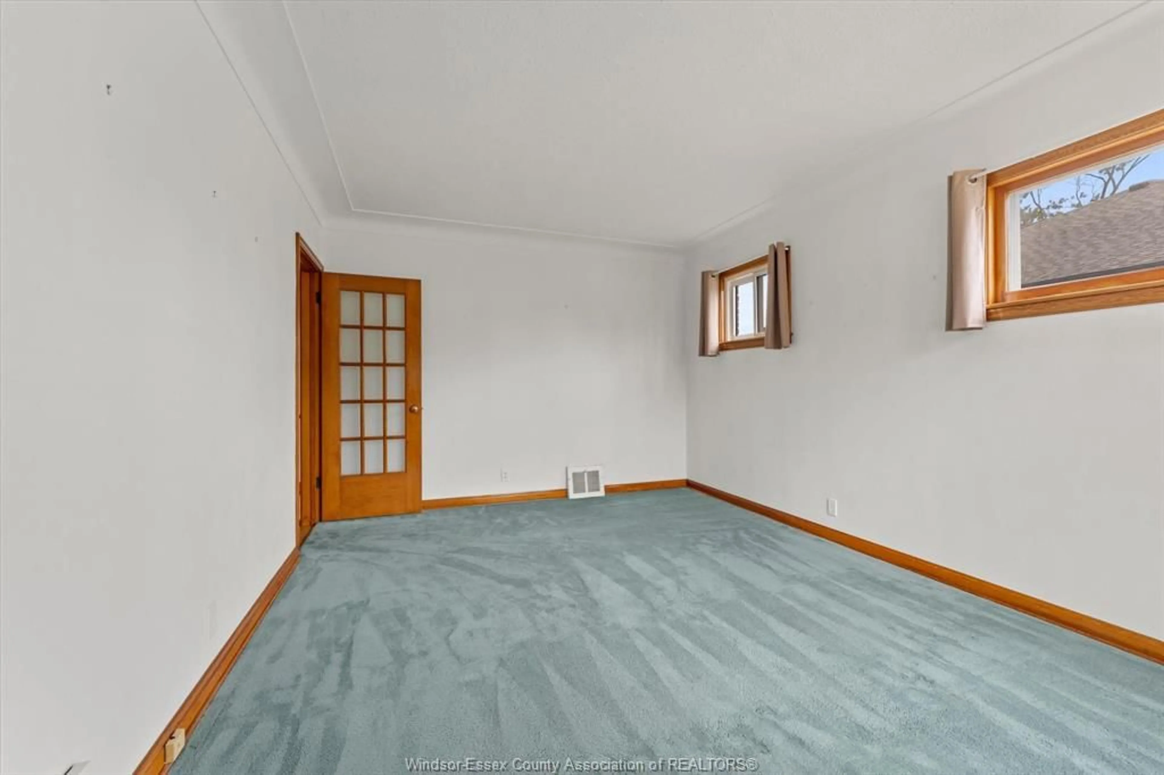 A pic of a room for 1226 SURREY Dr, LaSalle Ontario N9H 1A9