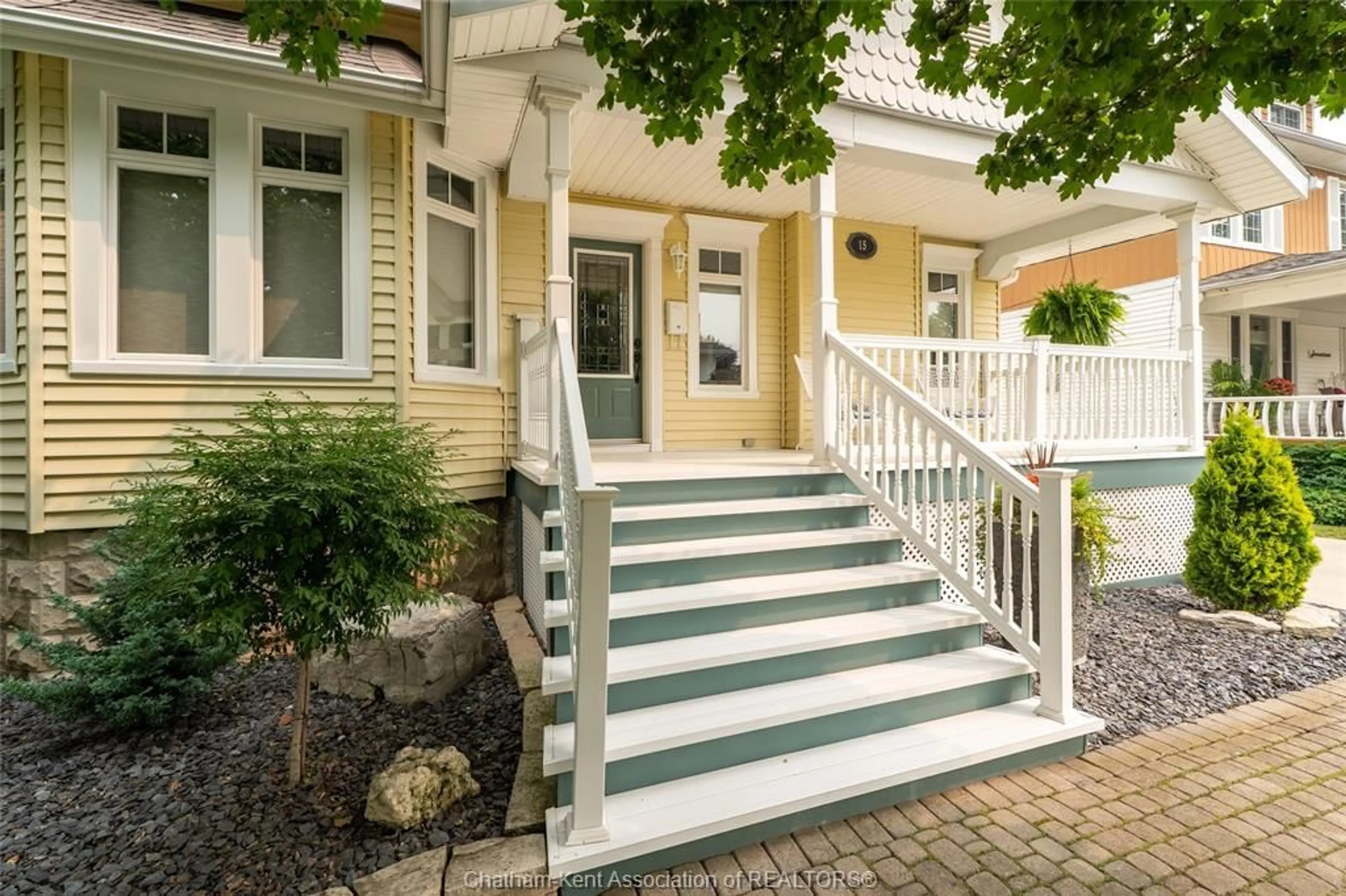 Unknown for 15 Ellwood Ave, Chatham Ontario N7M 3K2