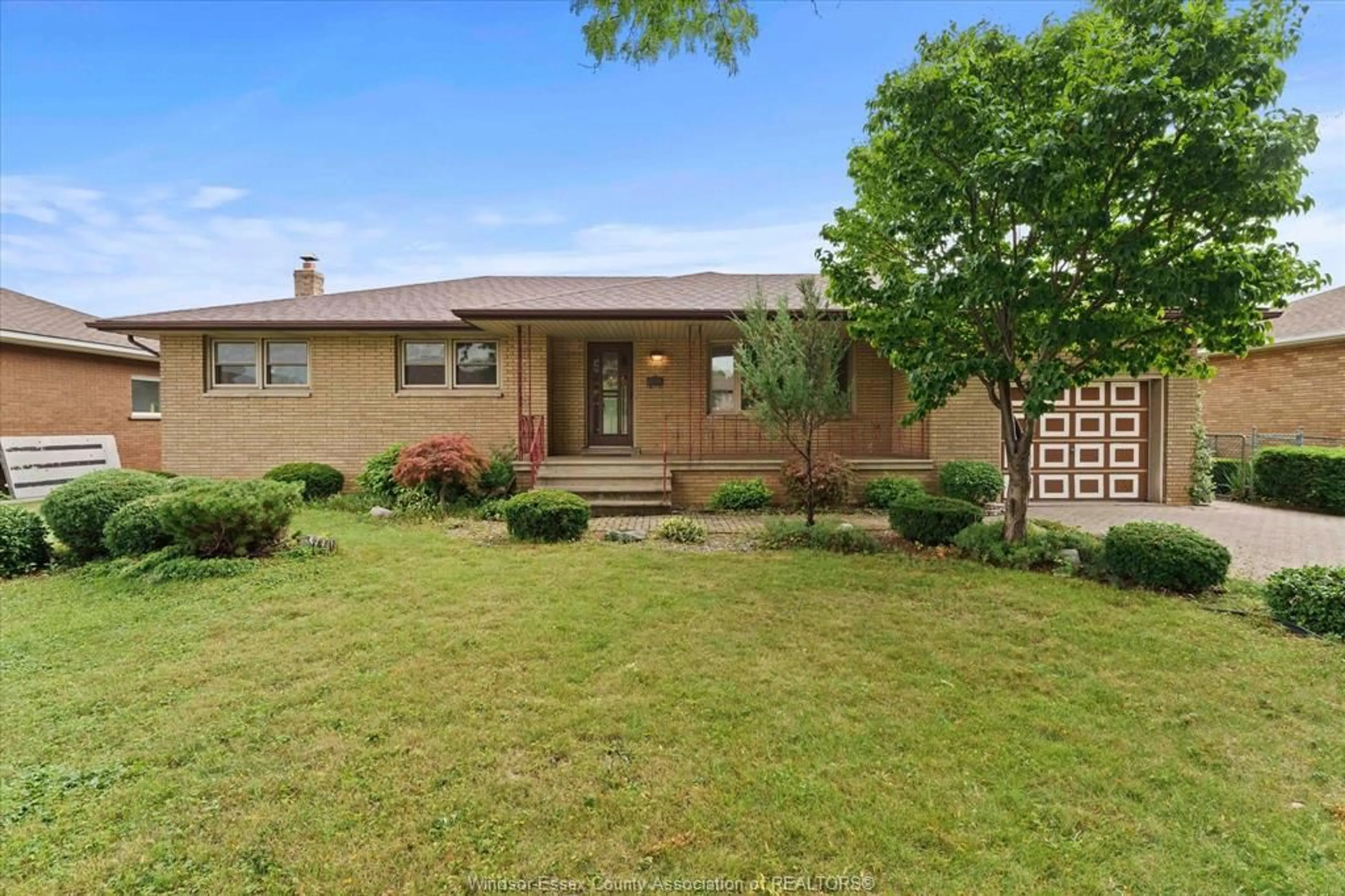 A pic from outside/outdoor area/front of a property/back of a property/a pic from drone, street for 1782 RANDOLPH Ave, Windsor Ontario N9B 2W1