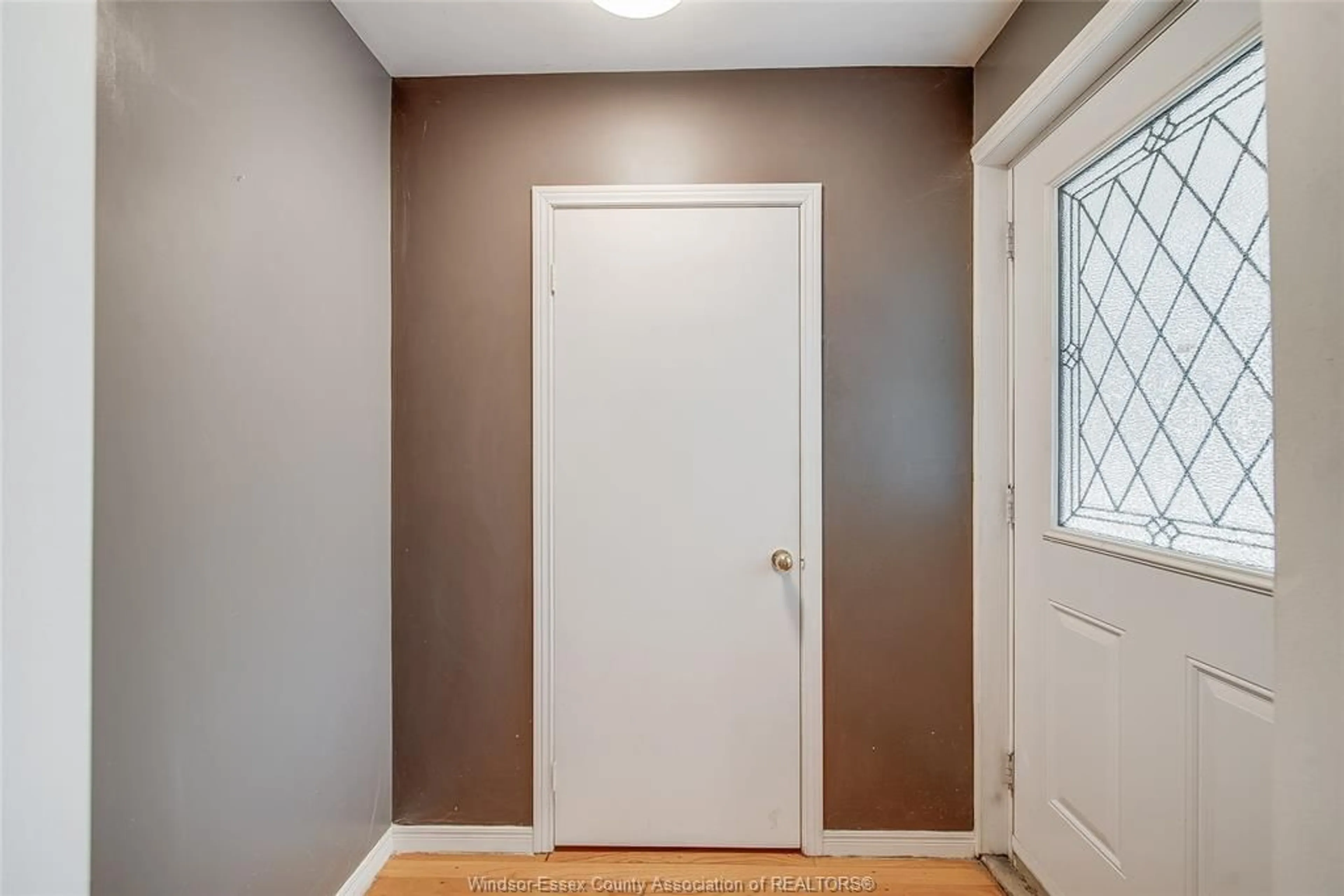 Indoor entryway for 485 PRINCE, Windsor Ontario N9C 2Y7