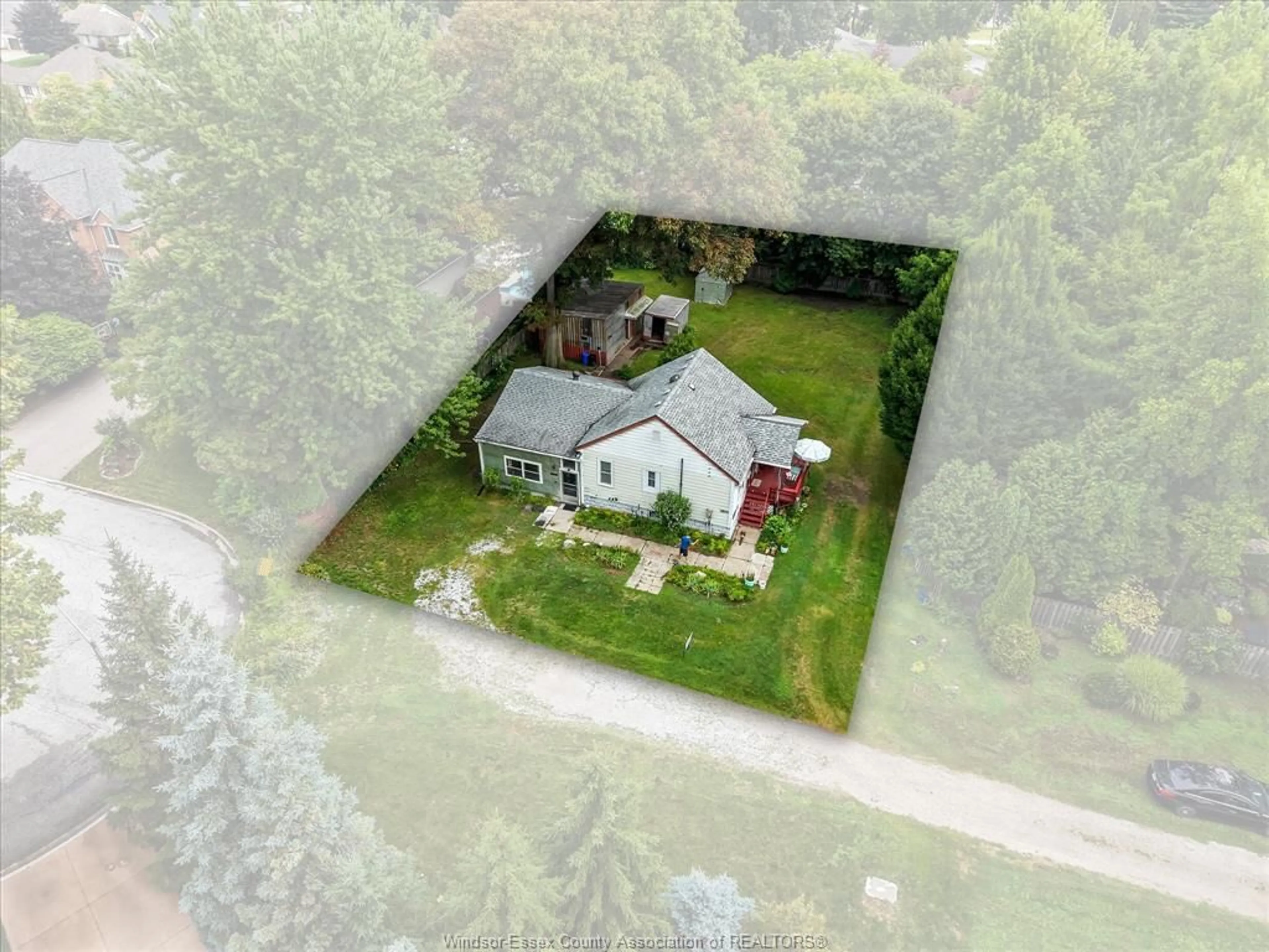 A pic from outside/outdoor area/front of a property/back of a property/a pic from drone, unknown for 7035 MATCHETTE Rd, LaSalle Ontario N9J 2S1