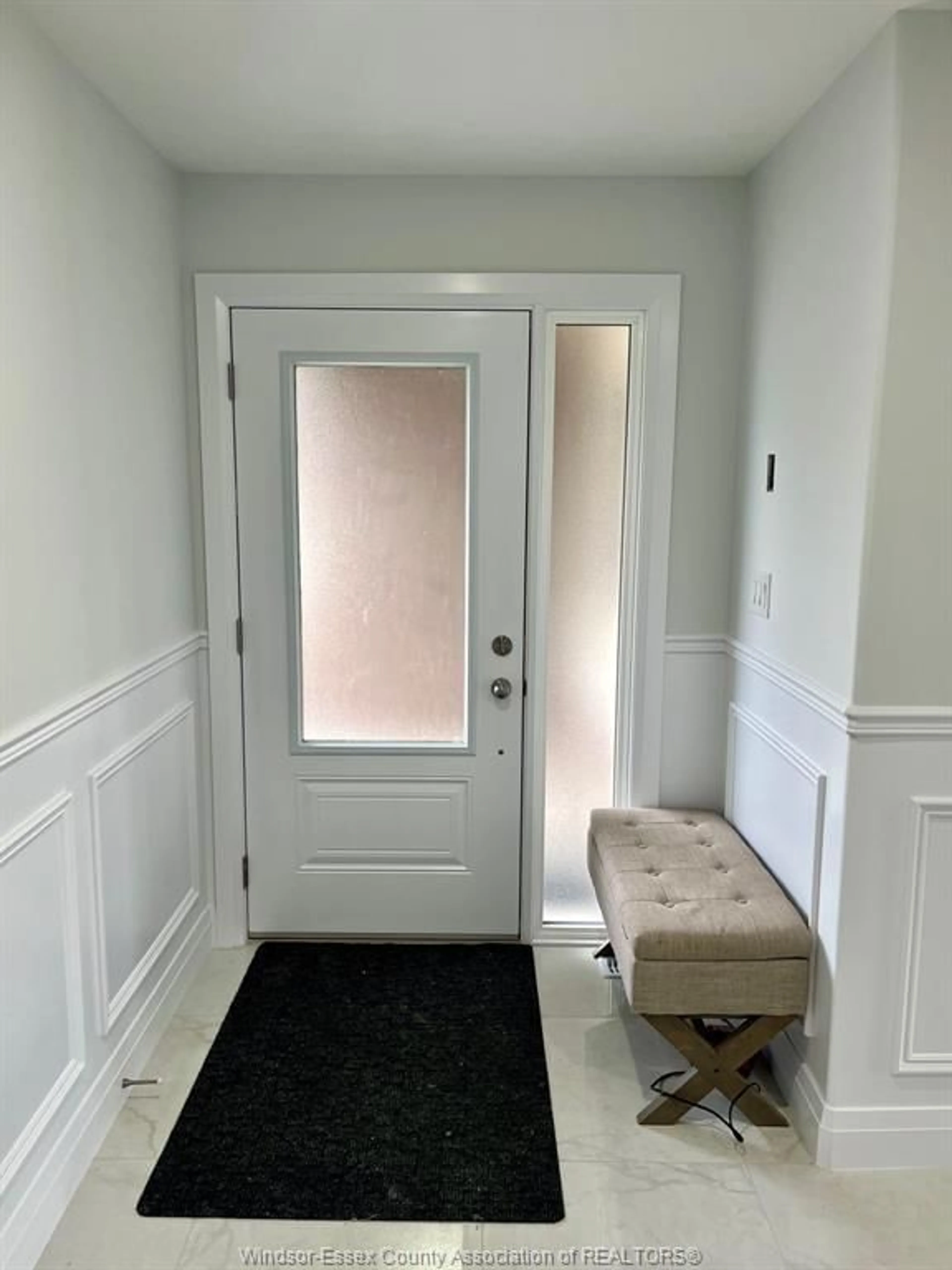 Indoor entryway for 5205 TALIA Trail, Tecumseh Ontario N0R 1K0